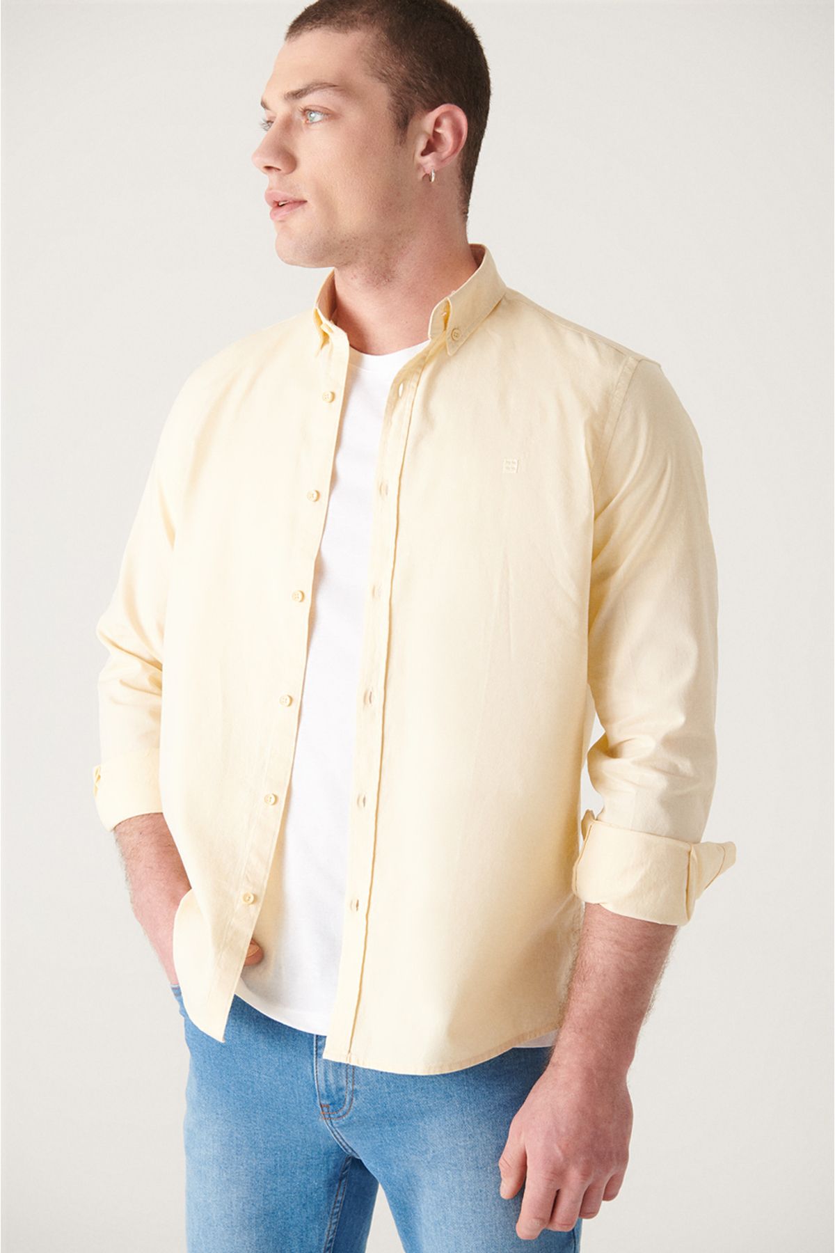 Men's light yellow oxford 100 %cotton button with collar shirt B002003