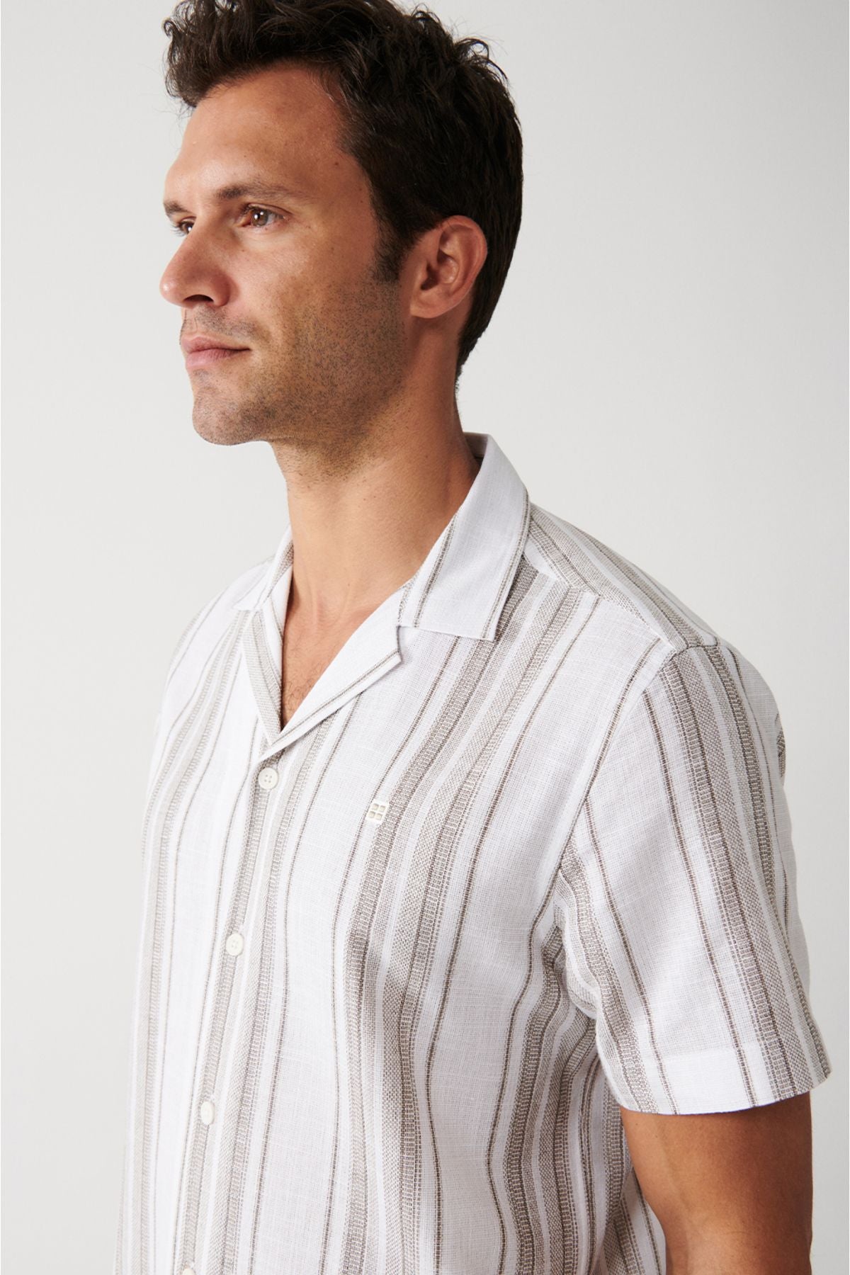 Men's Brown Easy ironing Cuban collar striped short sleeve shirt A31y2223
