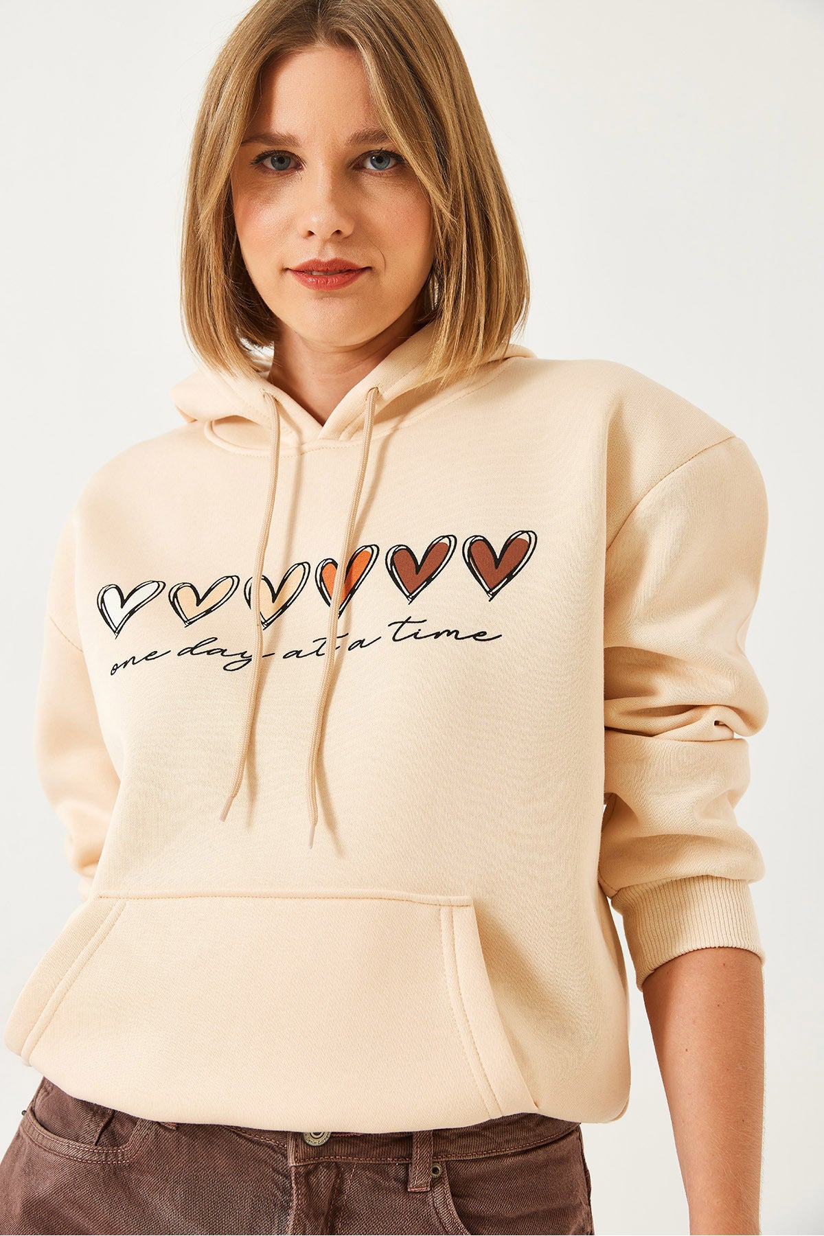 Women's Three Thread Raster Colored Heart Printed Hooded Sweatshirt MBHS025 60601025
