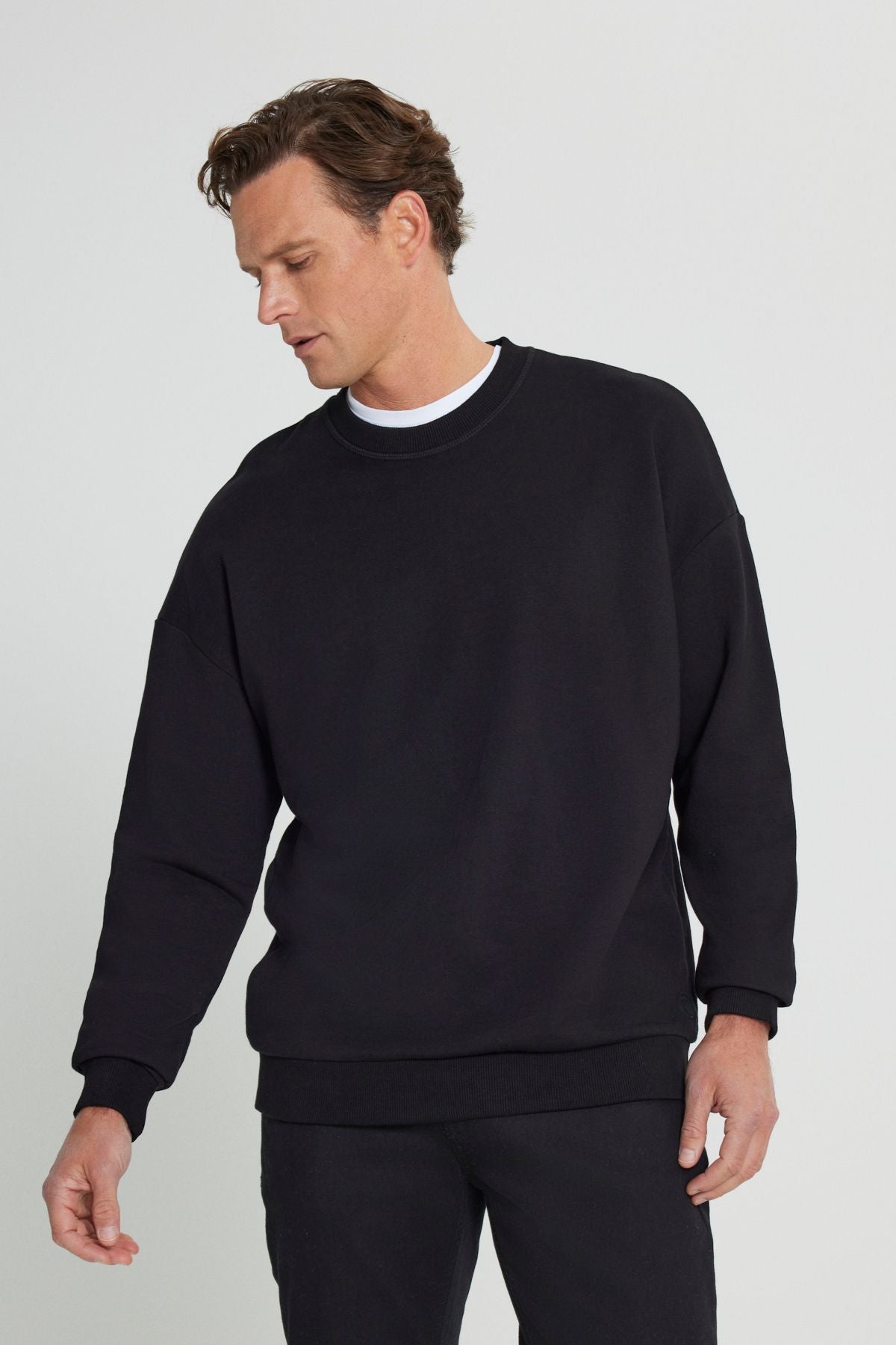 Men's black oversize plenty of cutting 3 IP bicycle collar cotton sweatshirt