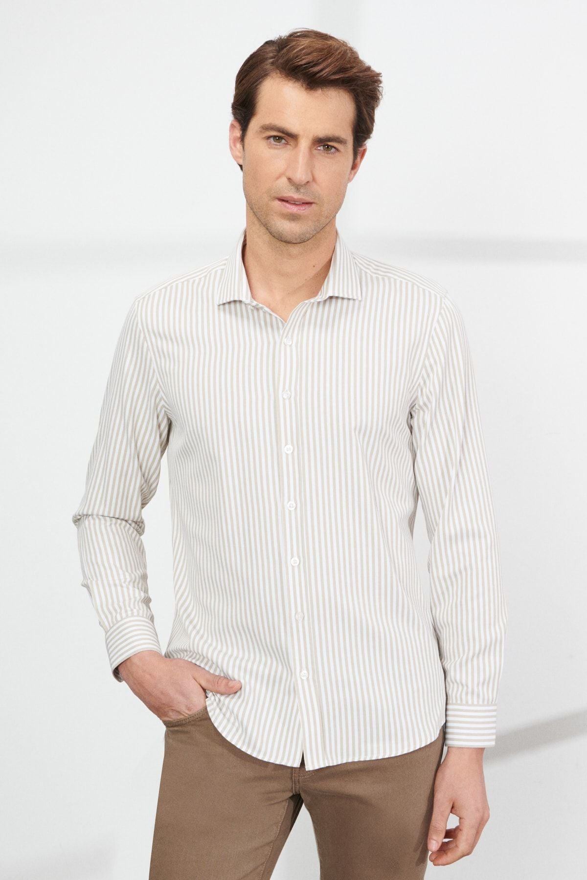 Men's white-bej slim fit narrow cut small Italian collar cotton striped shirt