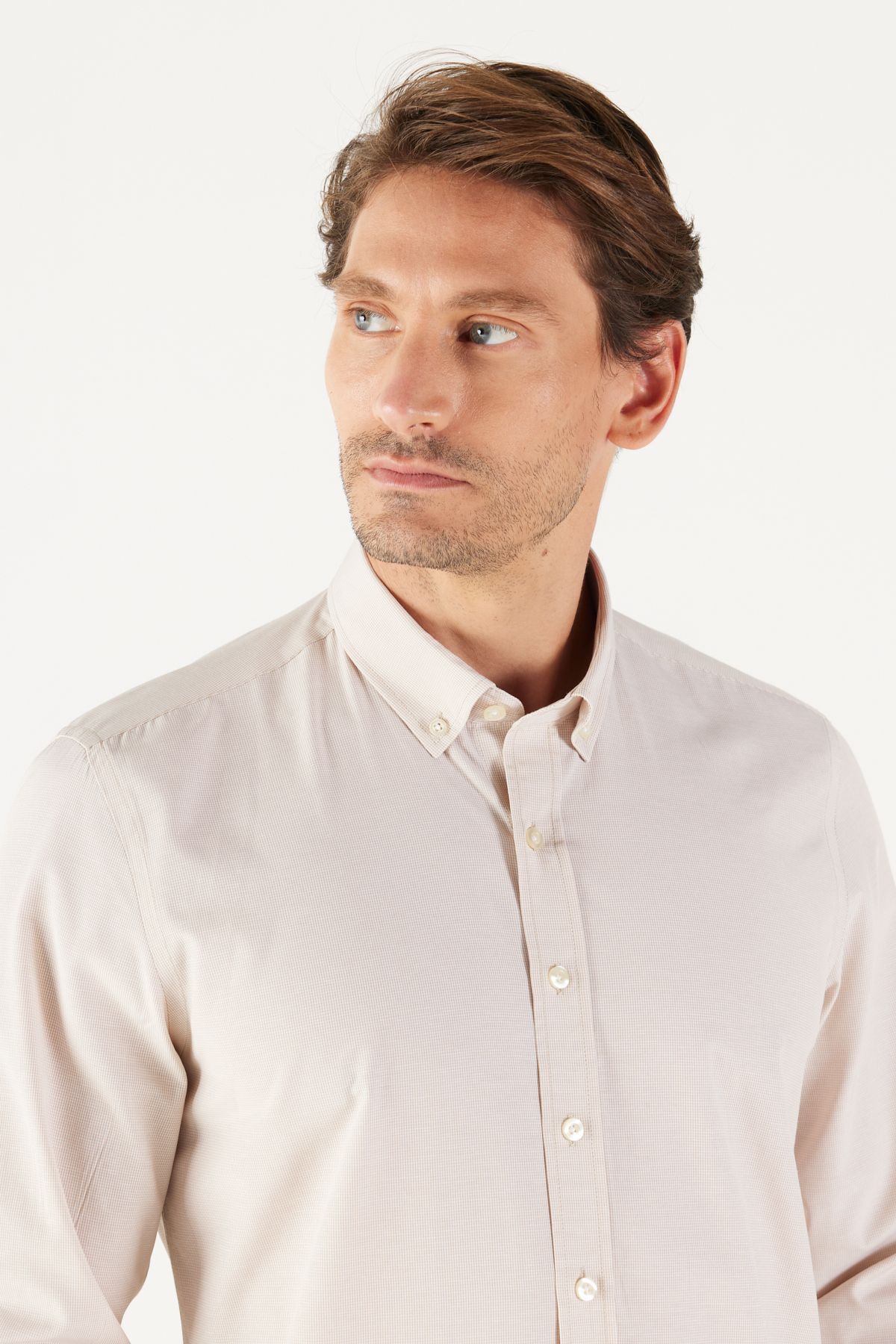 Men's Beige Slim Fit Narrow Cut Oxford buttoned collar pududo cotton shirt