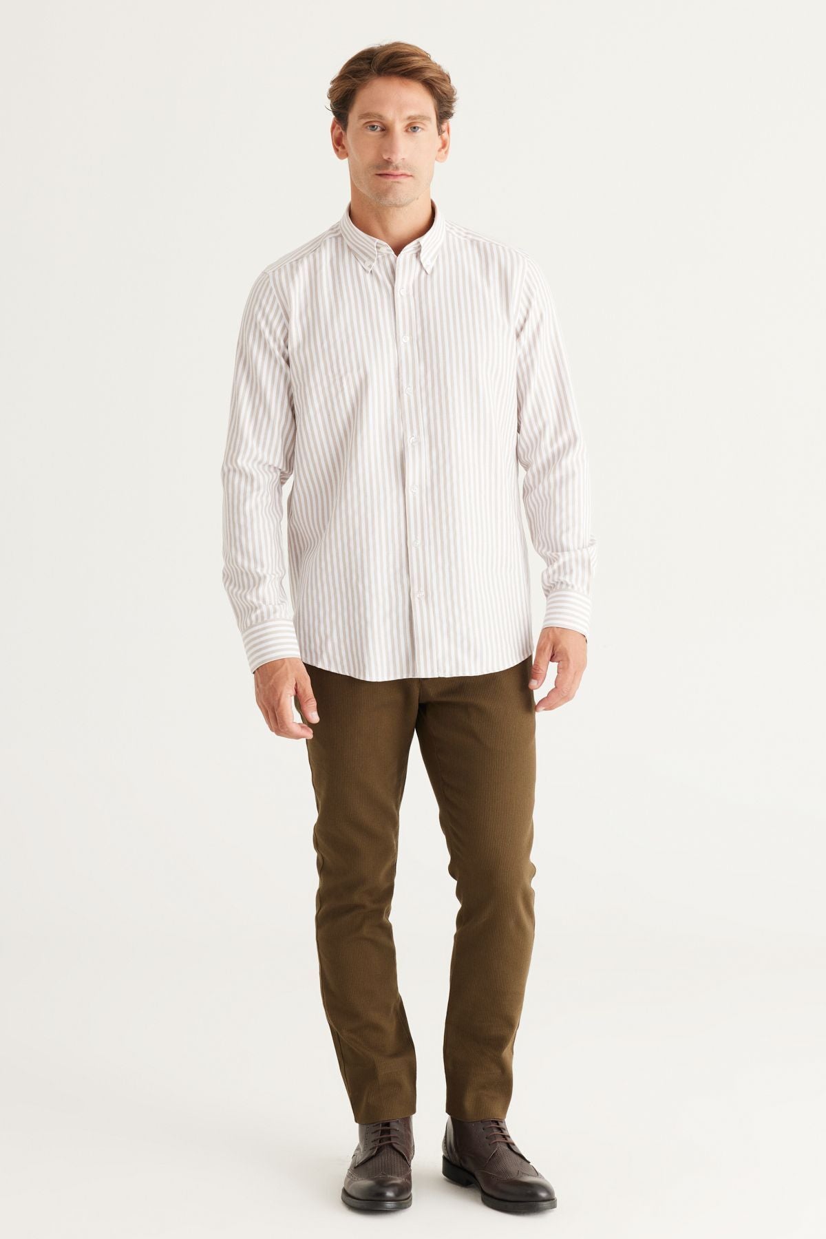 Men's beige-white slim fit narrow cut buttoned collar cotton striped shirt