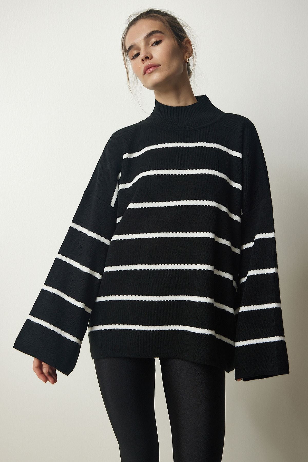 Woman black upright collar striped oversize knitwear sweater NF00076