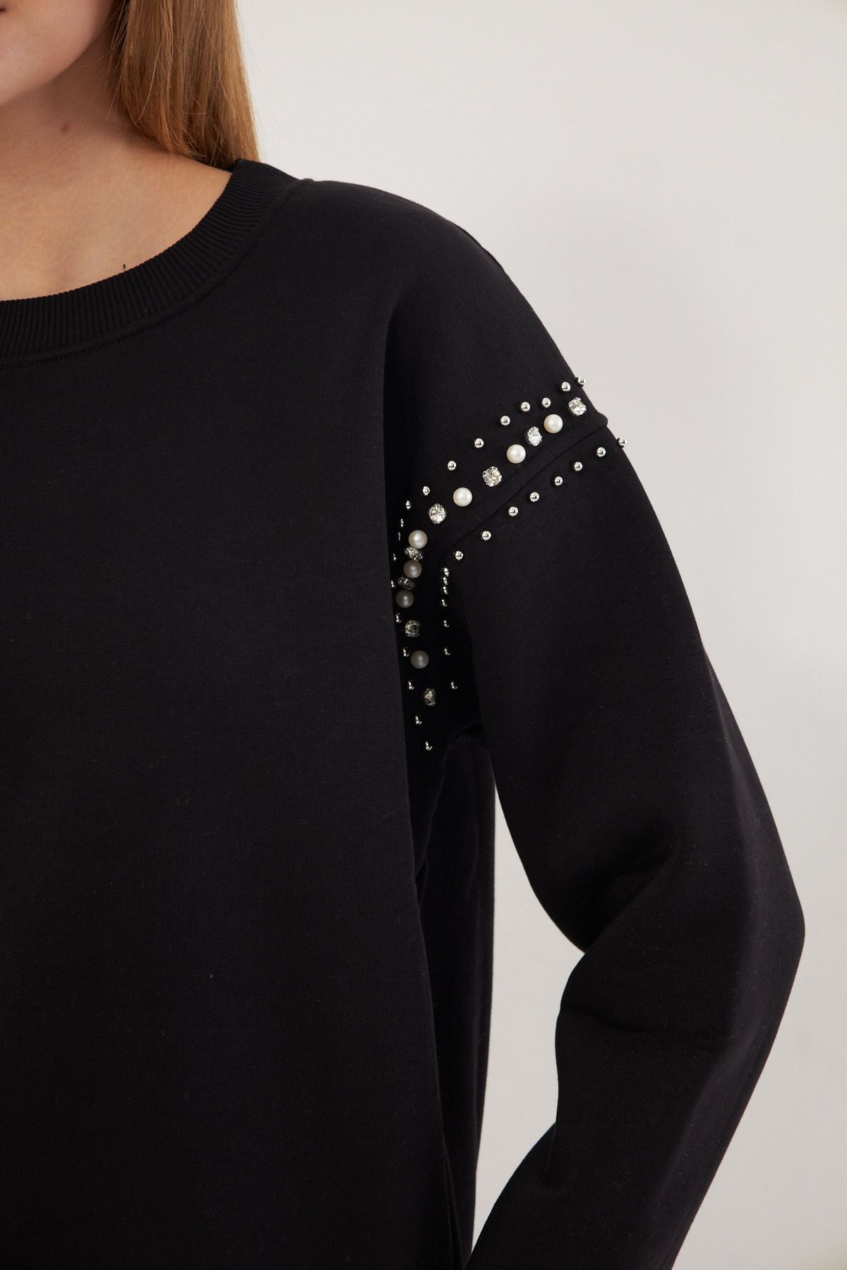 Female black zero-neck-collar branches with stone detailed sweatshirt ARM-25K024001