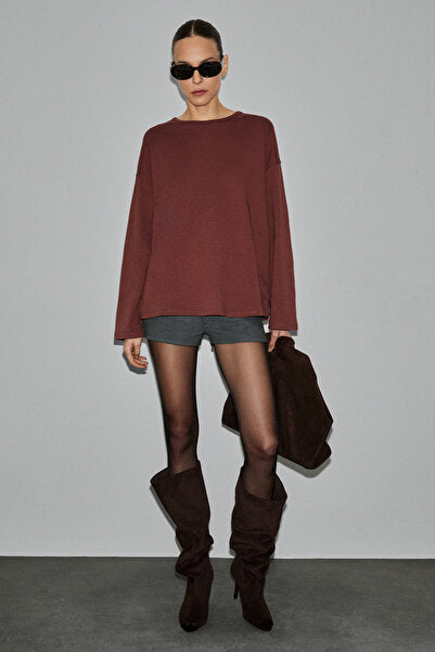 NEAT Women's Organic Cotton Crew Neck Oversize Fit Long Sleeve Brick Color T-Shirt