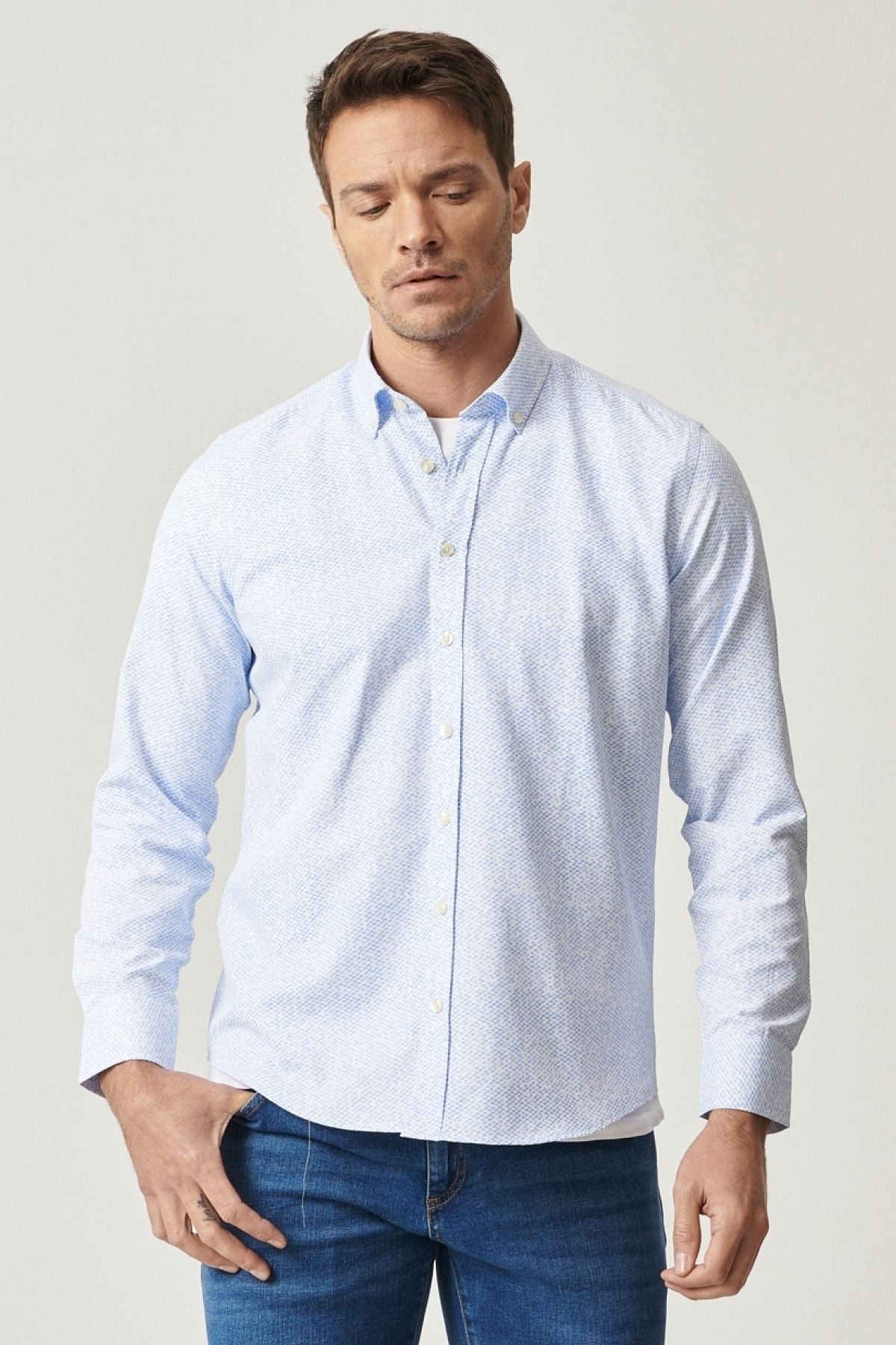 Men's White-Blue Tailorered Slim Fit Narrow Cutting buttoned shirt