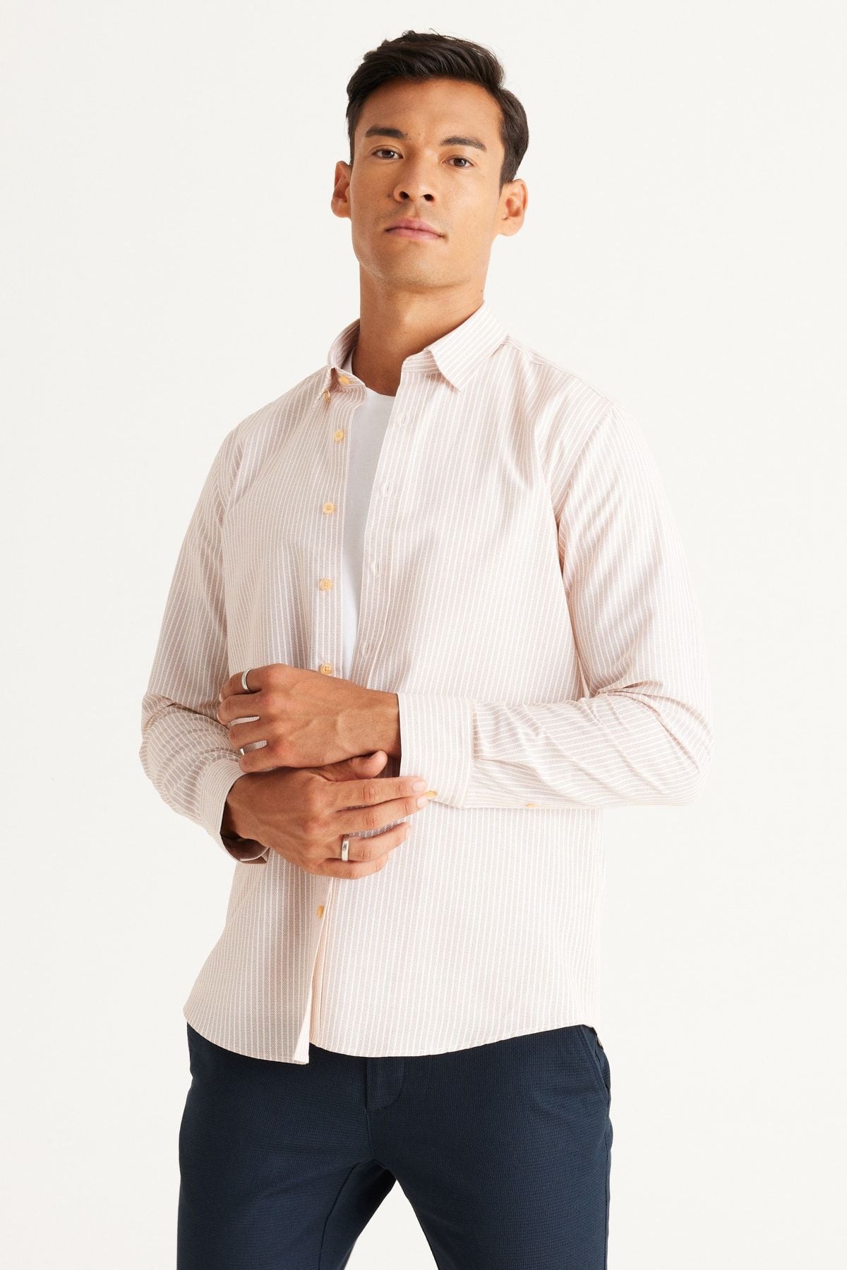 Men's white-orange slim fit narrow-cut hidden buttoned collar cotton striped shirt
