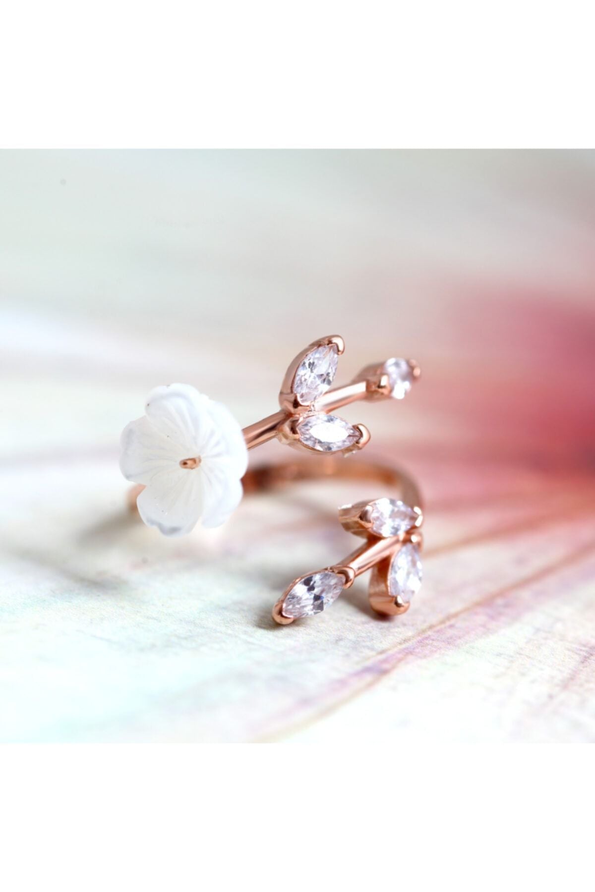 White Psoriasis Flower Adjustable 14 K Rose Gold Coating Female Ring