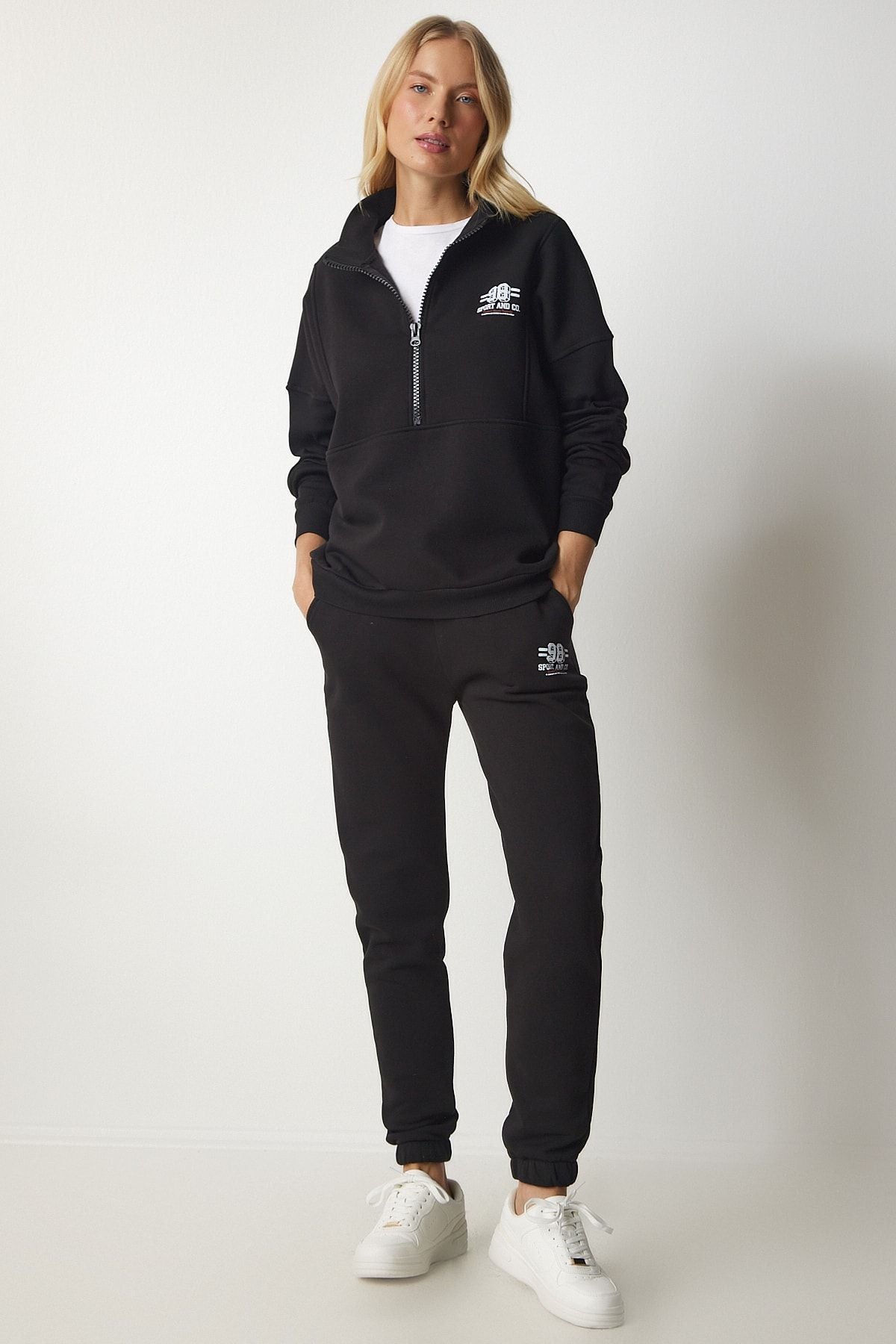 Female Black Zippered Neckline Knitting Tracksuit Set CR00416
