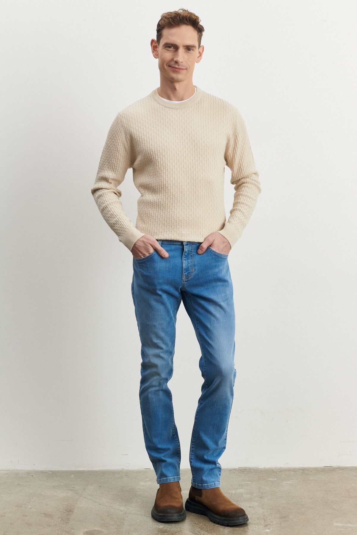Normal waist narrow trotter slim fit narrow cut light blue flexible male pants 4a0123200014