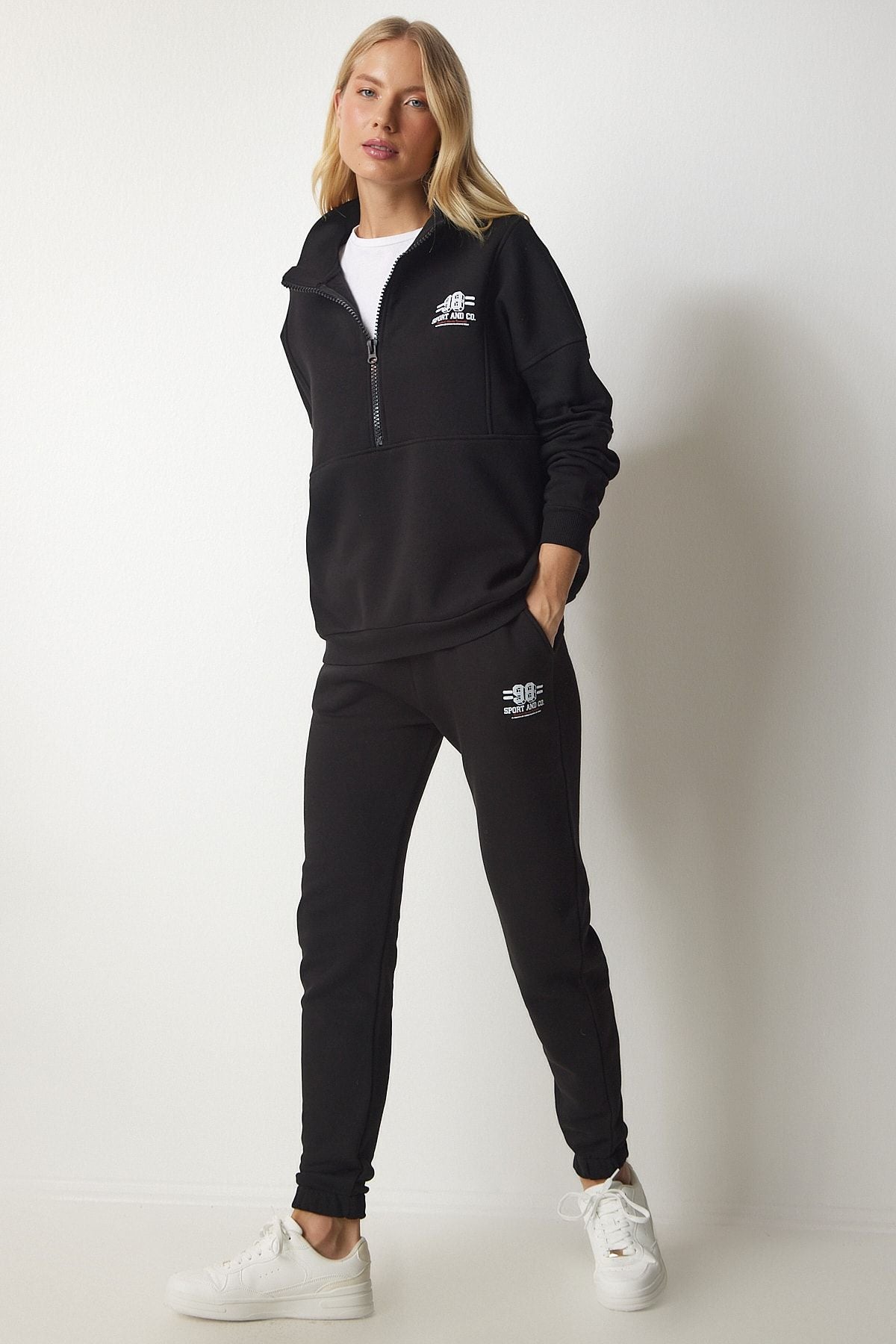 Female Black Zippered Neckline Knitting Tracksuit Set CR00416