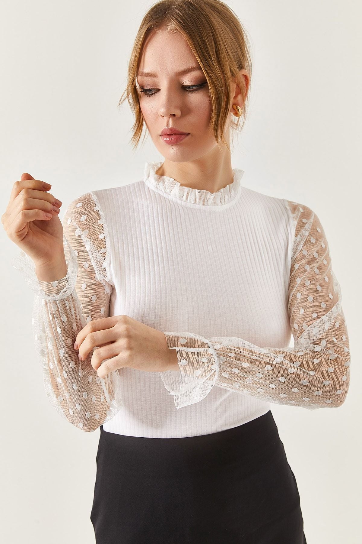 Women's White Corded Knitwear Sweater with Tulle Sleeves and Collar ARM-22K001043