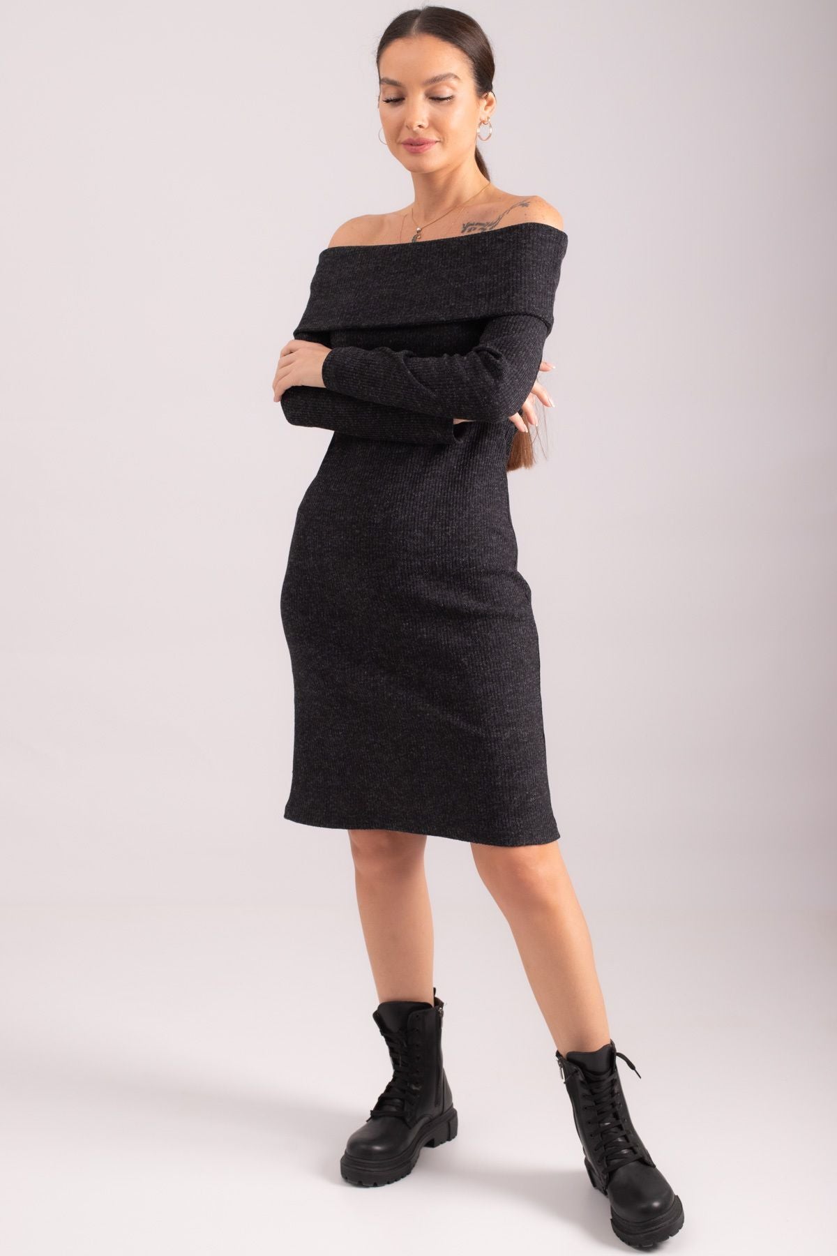 Women's Black Madonna Neck Fitted Ribbed Camisole Dress ARM-24K001070