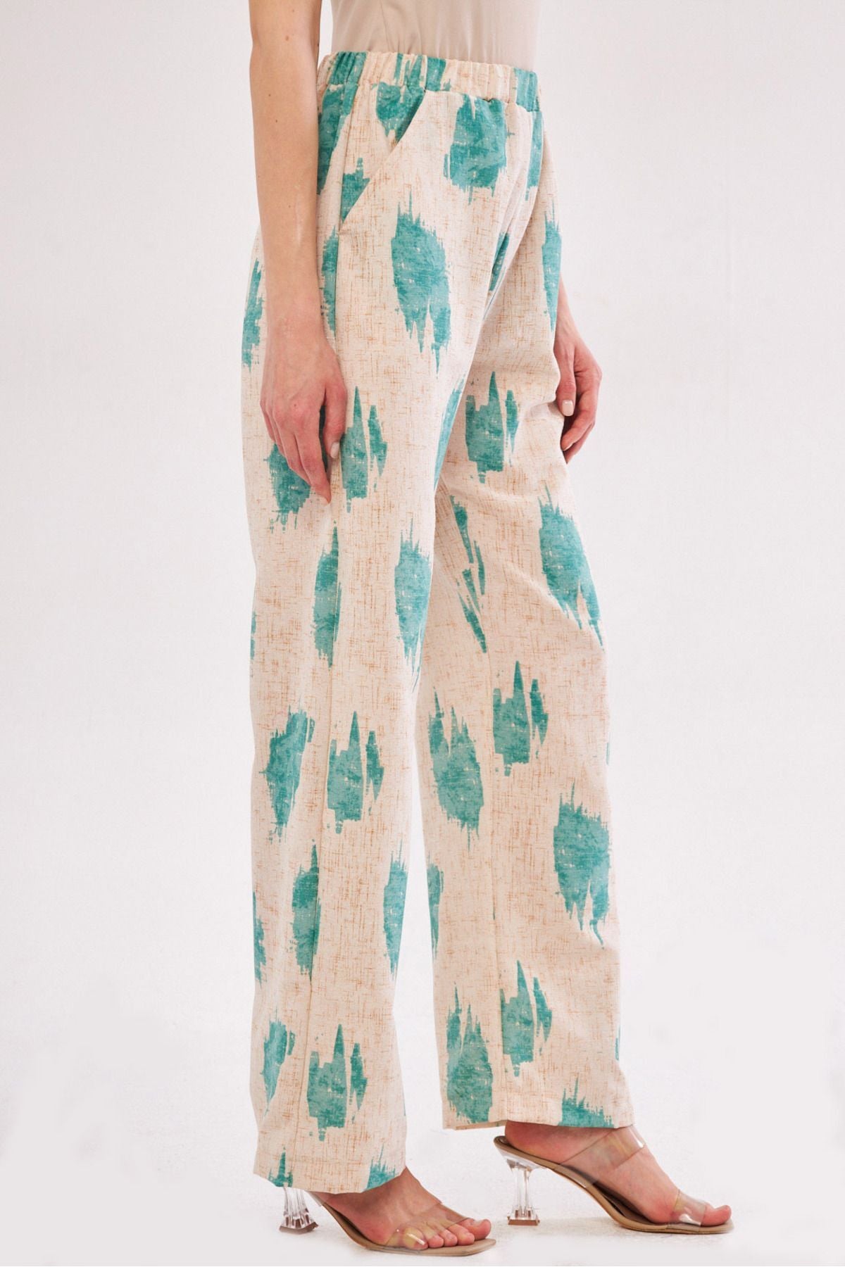 Women's Green Ena Pants with Elastic Waist Pocket Detail Linen Look Wide Leg ARM-24Y001021