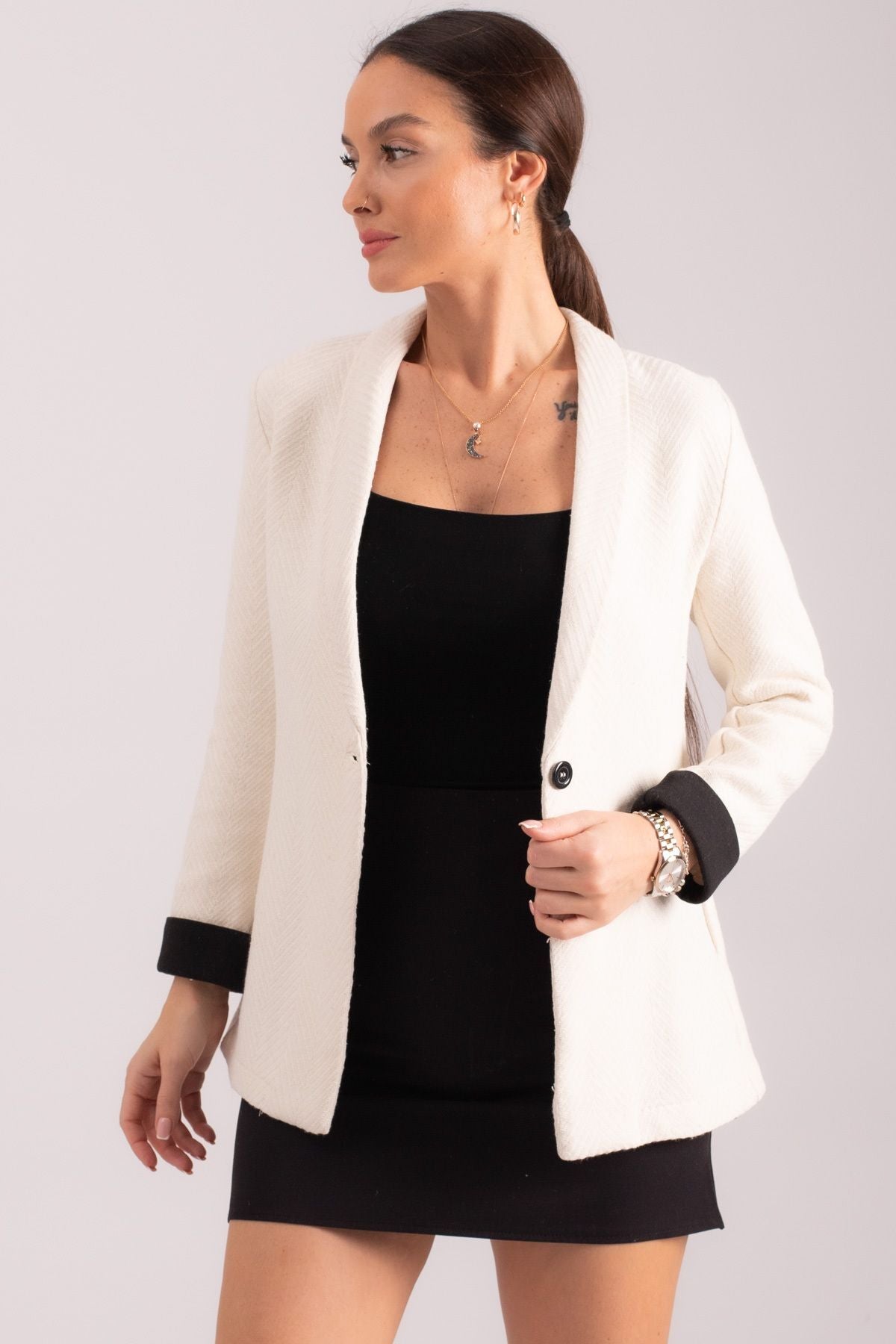 Women's White Herringbone Pattern Sleeve Folded Single Button Stash Jacket ARM-24K001066