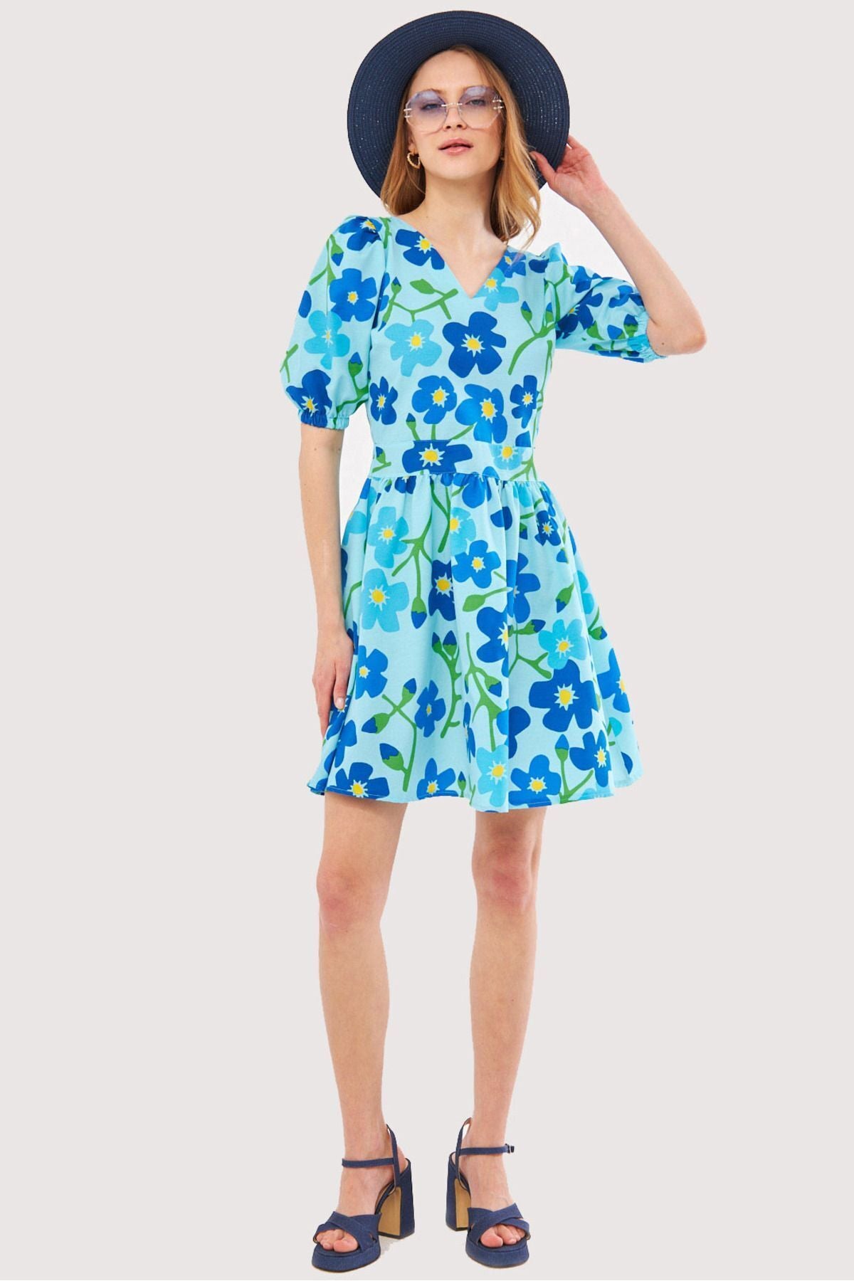 Women's Baby Blue Front Back V-Neck Balloon Sleeve Belt Detailed Patterned Mini Dress ARM-24Y001016