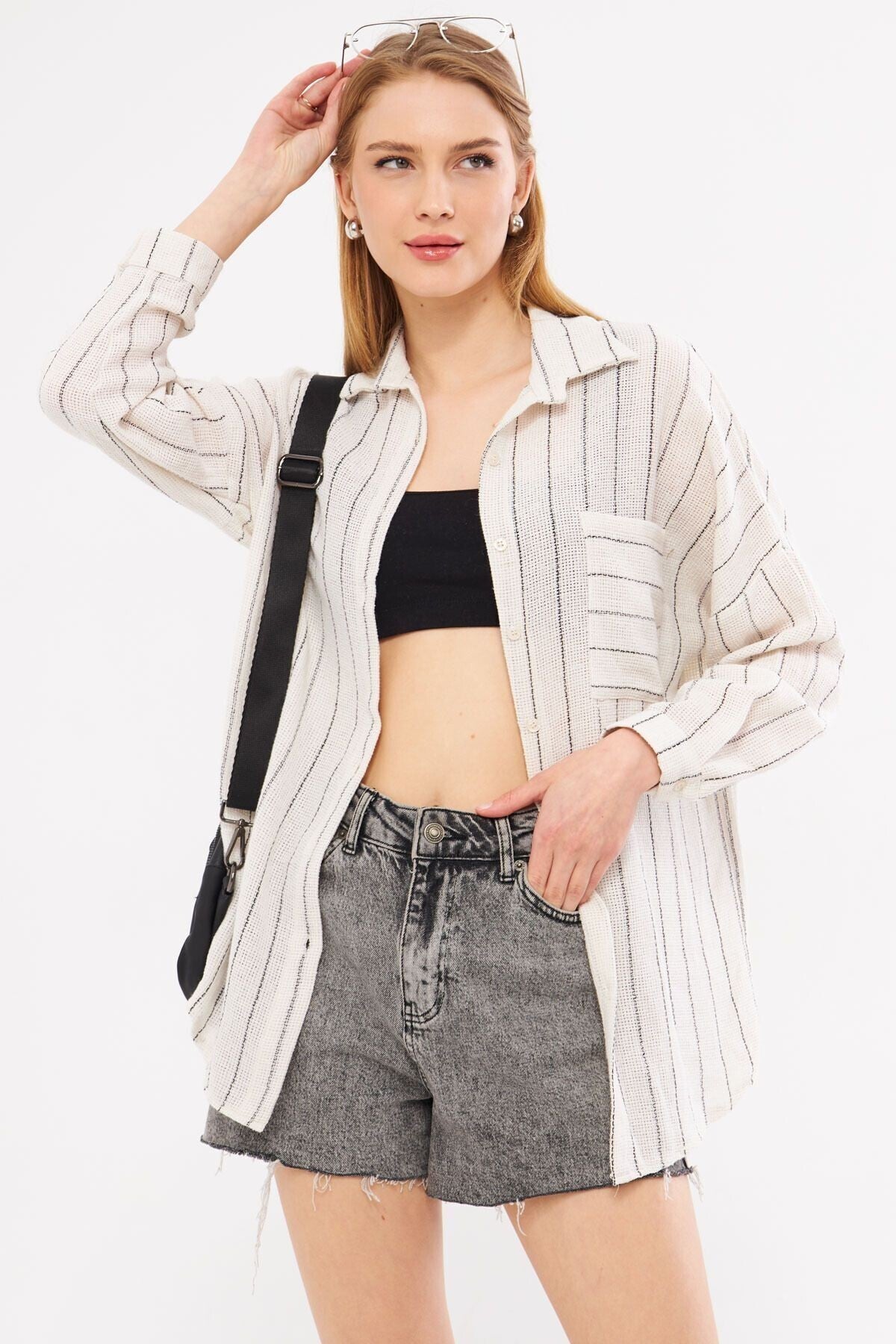 Women's White Long Sleeve Pocket Detailed Back Pleated Striped Oversize Shirt ARM-24Y001053