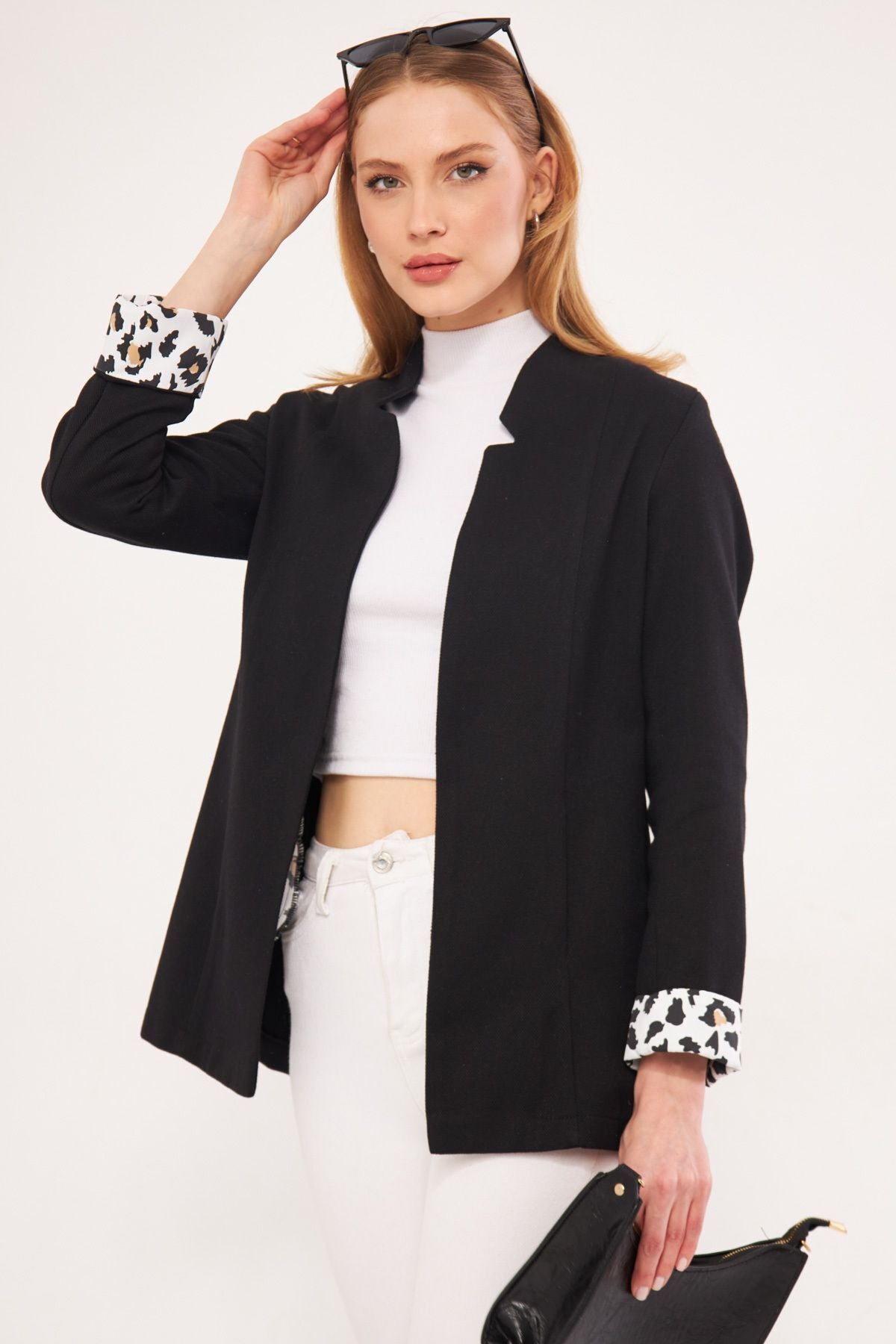 Women's Black Ikosiena Jacket Stand-Up Collar with Leopard Pattern on the Sleeve ARM-24Y001044