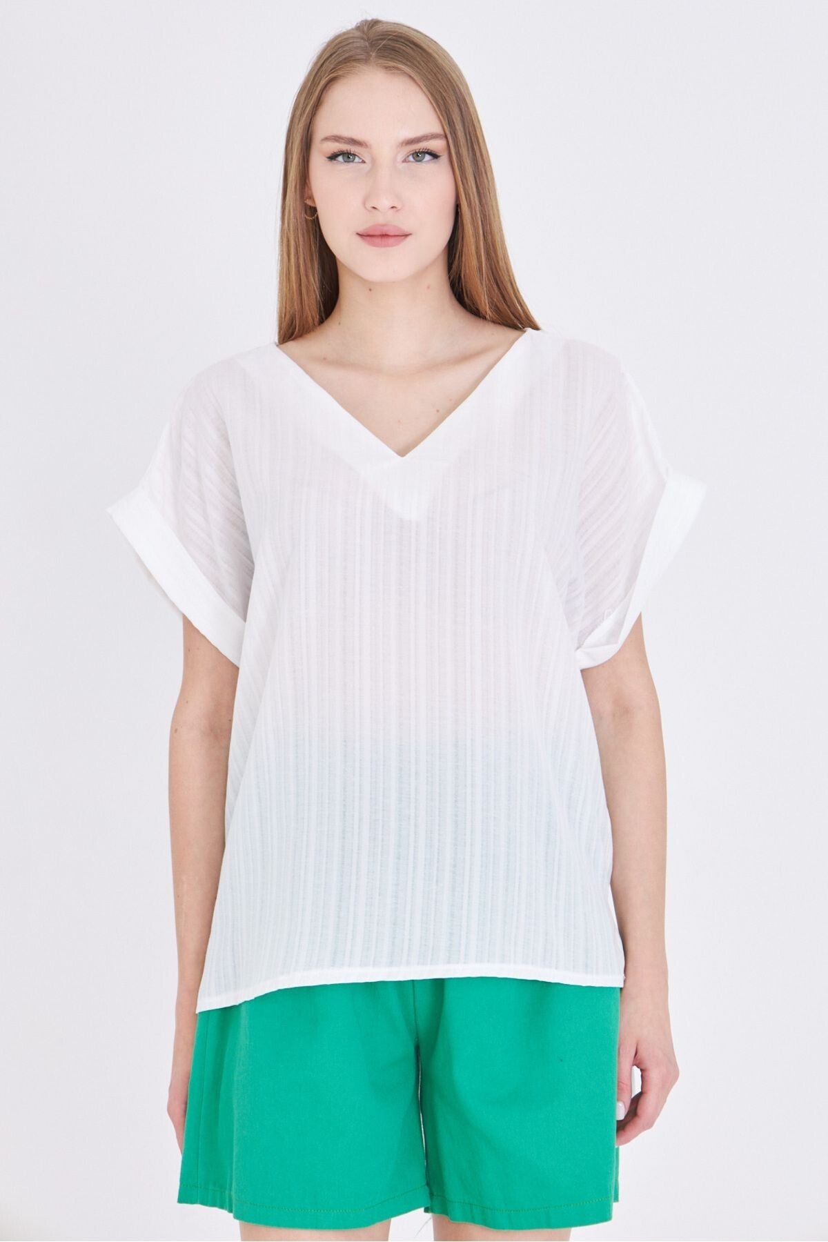 Women's White V-neck Slits on the Sides and Long Back with Double Sleeve Detail Oversize Blouse ARM-24Y001074