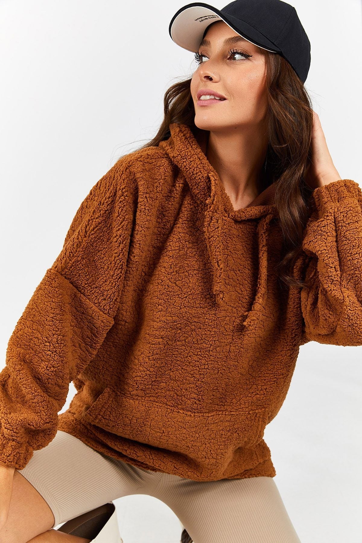 Women's Tan Plush Oversize Sweatshirt ARM-22Y001171