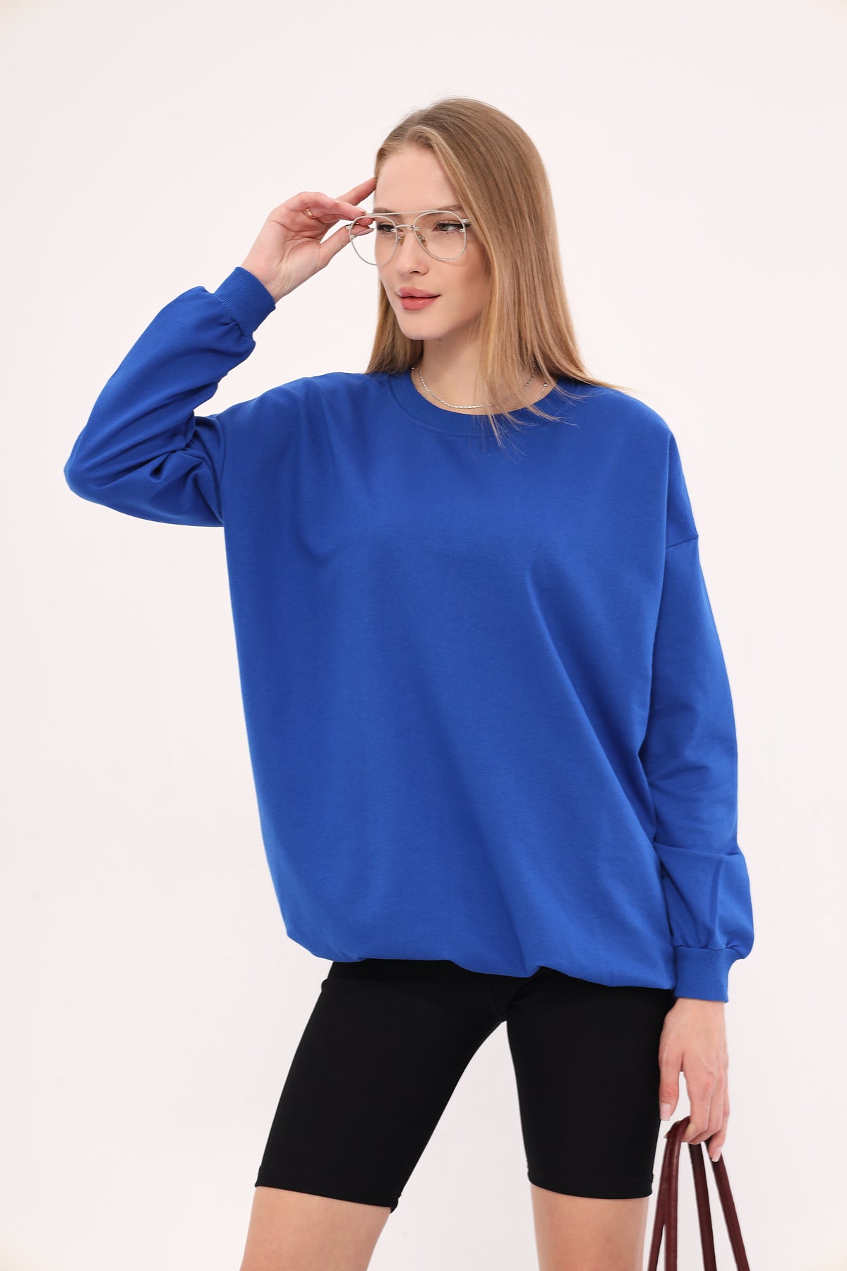 Women's Saks Round Collar Oversize Sweatshirt ARM-22K024027