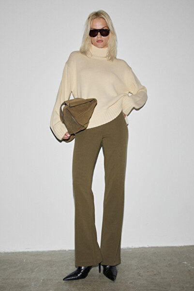 NIRISELLE Women's Stretchy Fabric, Fitted Regular Khaki Trousers with Elastic Waist