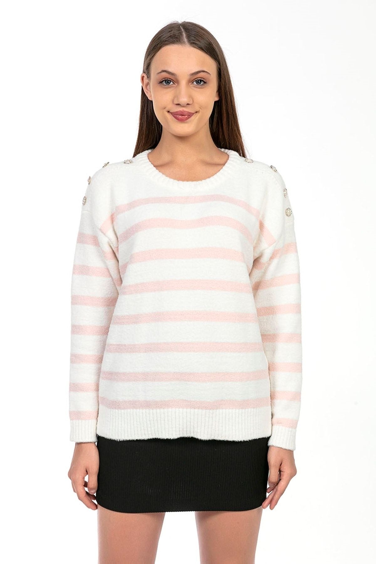 Female shoulder -to -standing knitwear sweater