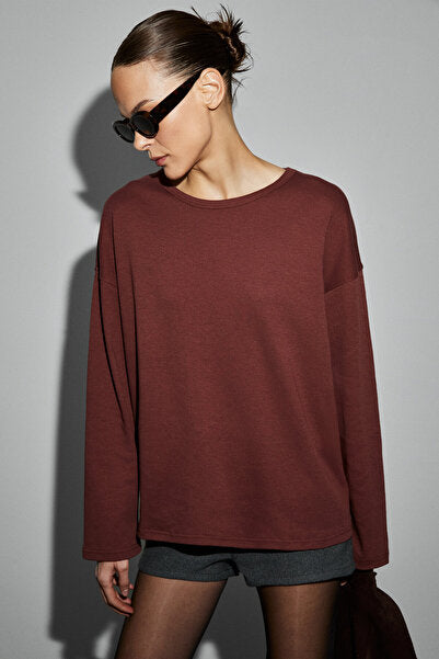 NEAT Women's Organic Cotton Crew Neck Oversize Fit Long Sleeve Brick Color T-Shirt