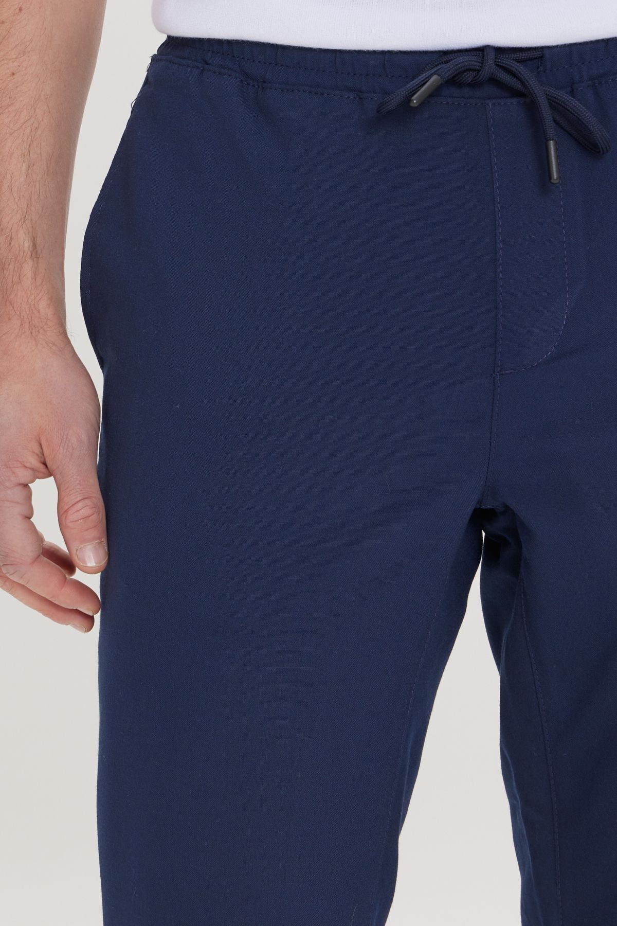 Men's navy blue slim fit comfortable cut waist tied side pocket jogger pants