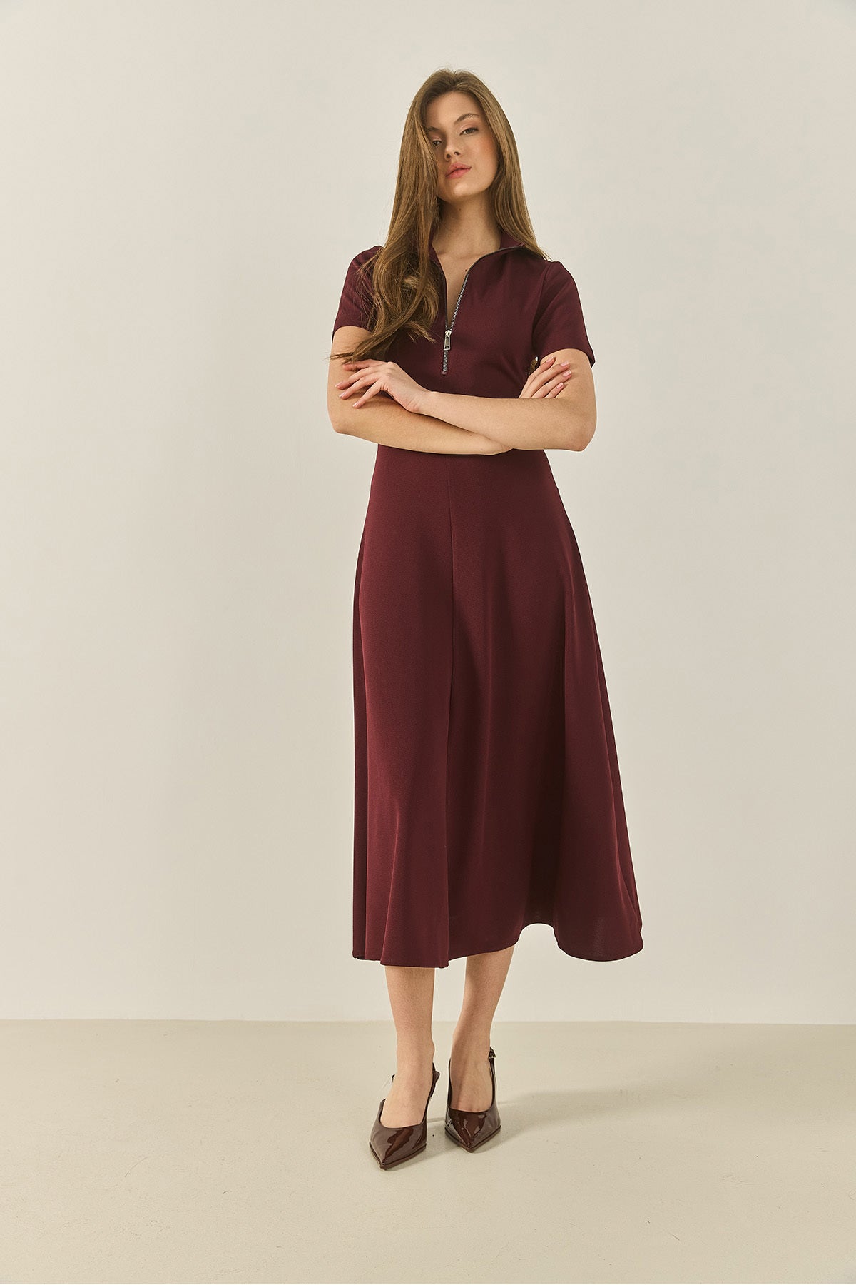 Women's Zippered Front, Fitted at the Waist, Short Sleeve A-Line Dress 5200 60281049