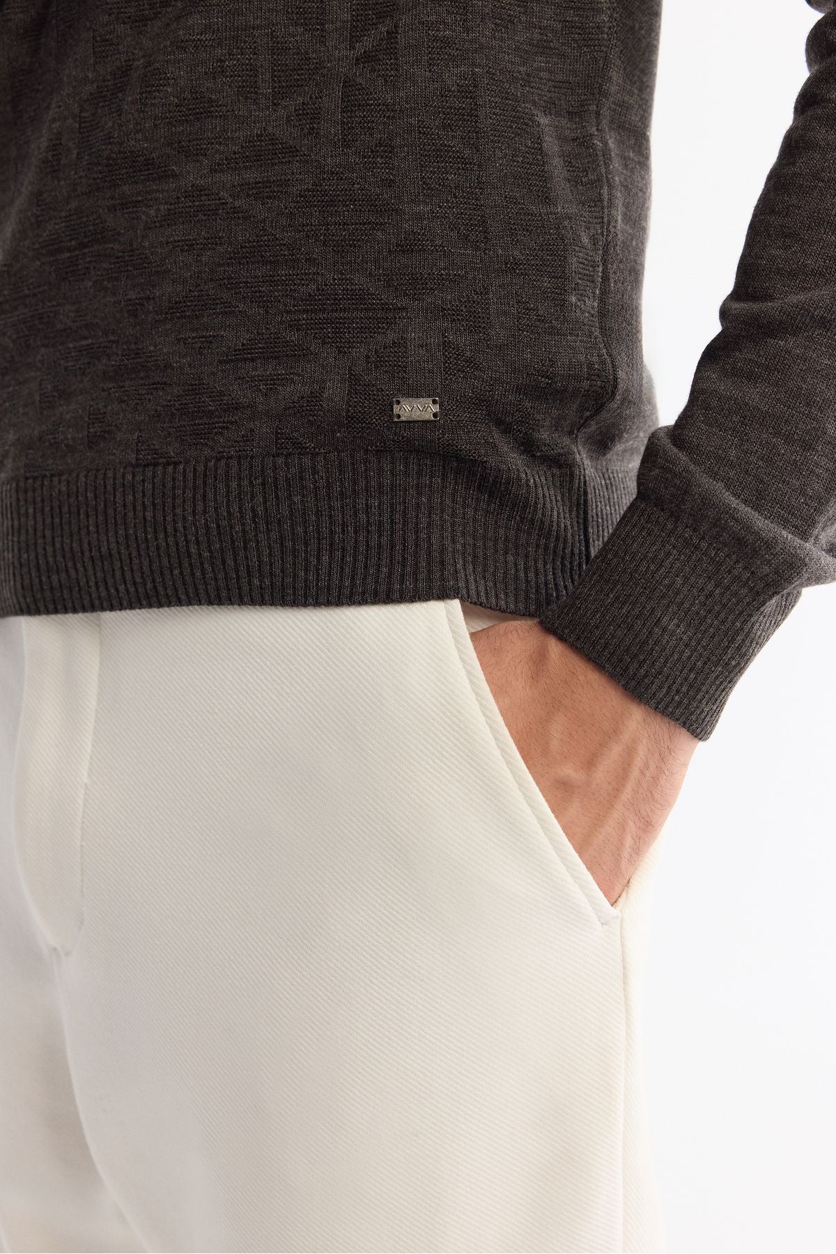Men's anthracite bicycle collar textured knitwear sweater E005110