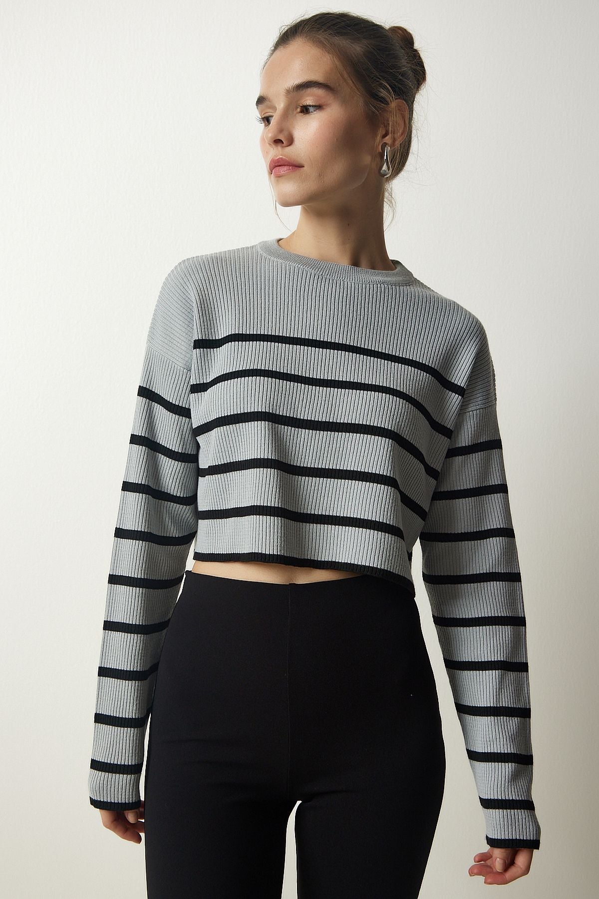 Women's Gray Wick Striped Crop Knitwear sweater PF00048