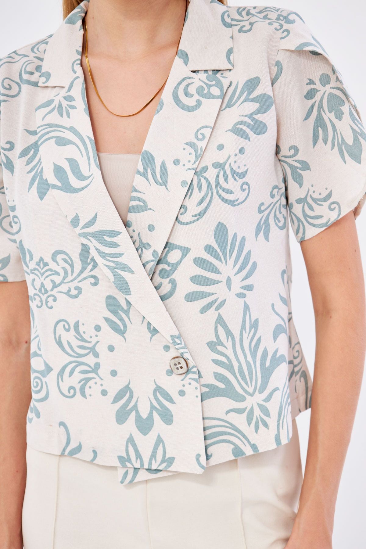 Female Mint Linen-Looking Patterned Band Slit Crop Short Sleeve Jacket ARM-24Y001095
