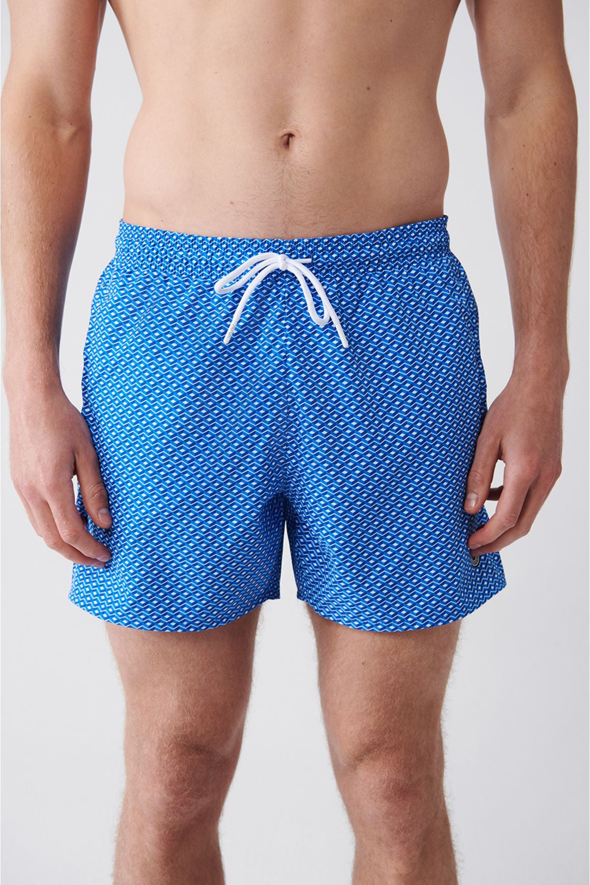 Men's white-blue fast-drying printed standard size swimsuit sea shirt E003802