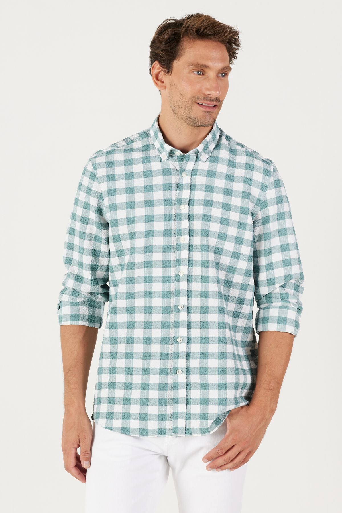 Men's white-green slim fit narrow cut buttoned collar checkered shirt