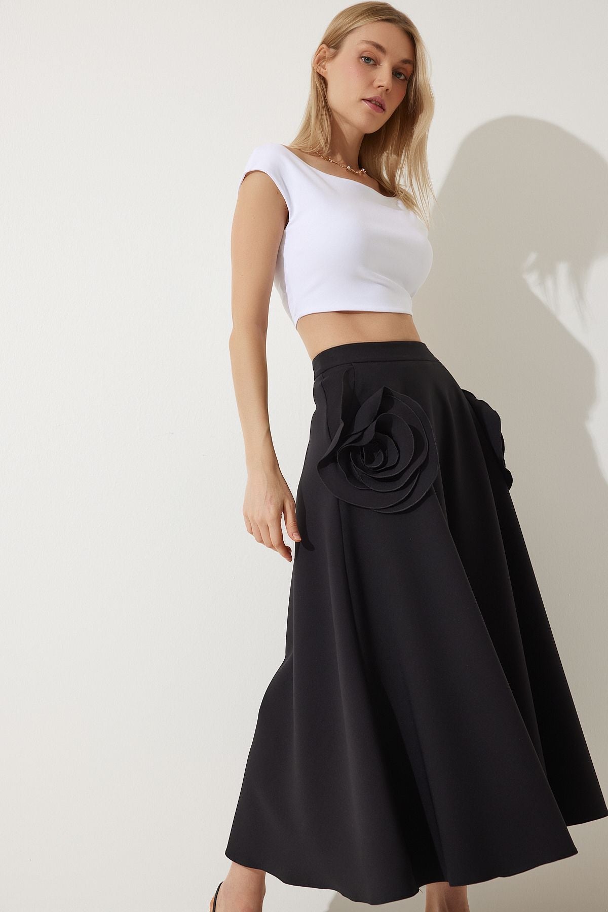 Female Black Rose Accessory Design Premium Midi Skirt FK00007