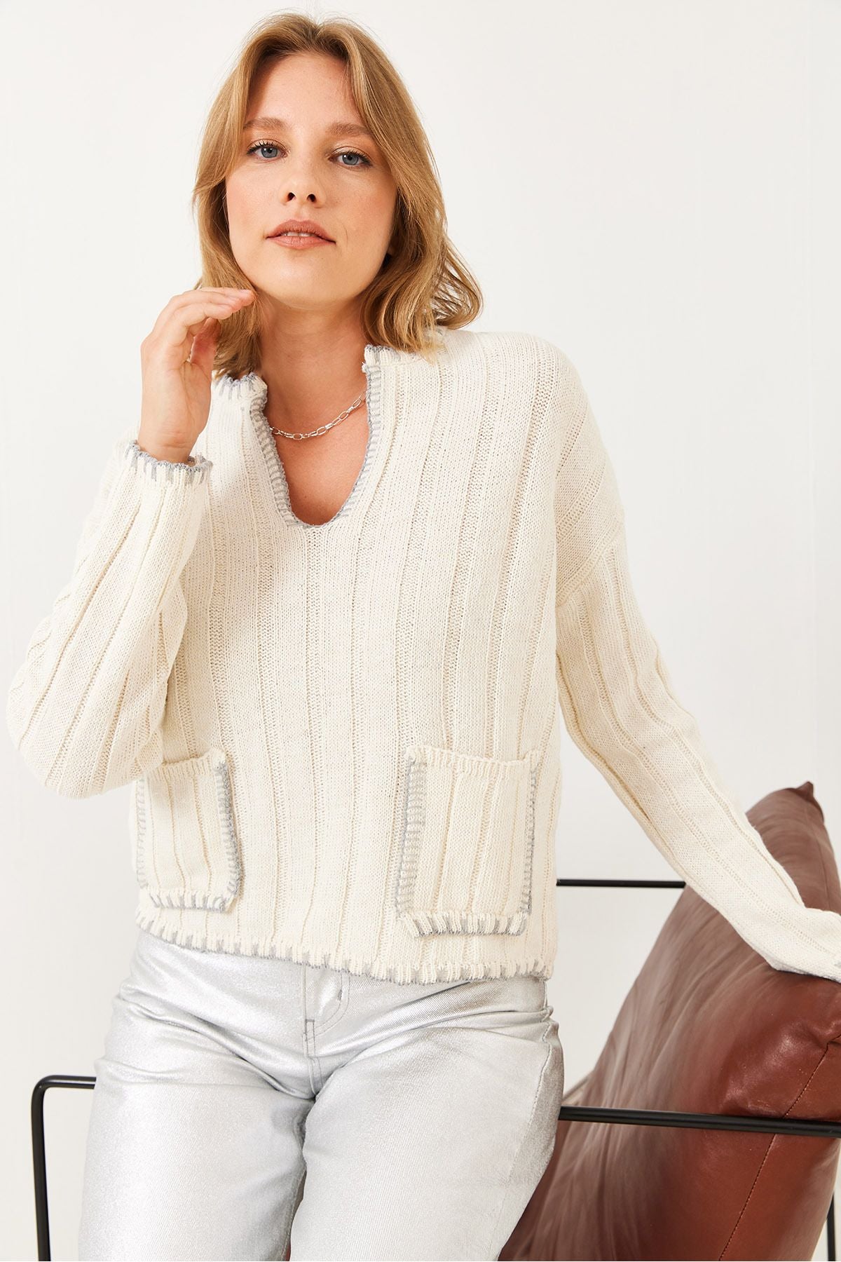 Women's V -Neck Shepherd Standing Processing Detailed Pocket Knitwear Kazakh 20247523