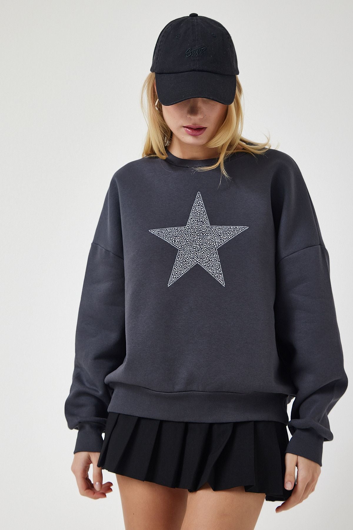 Woman anthracite star embroidered shreddon knitting sweatshirt ub00237