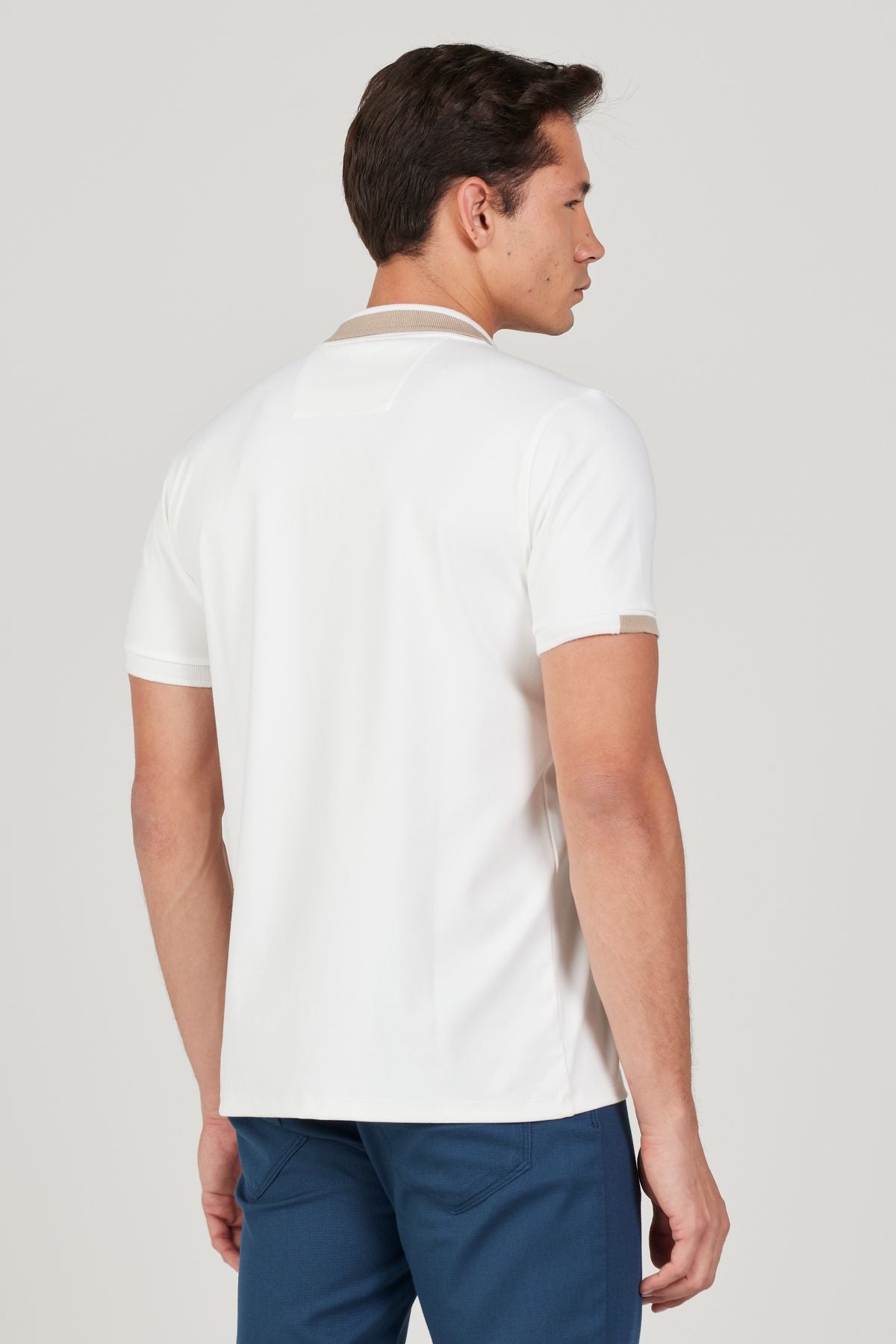 Men's white slim fit narrow cut polo collar cotton t -shirt