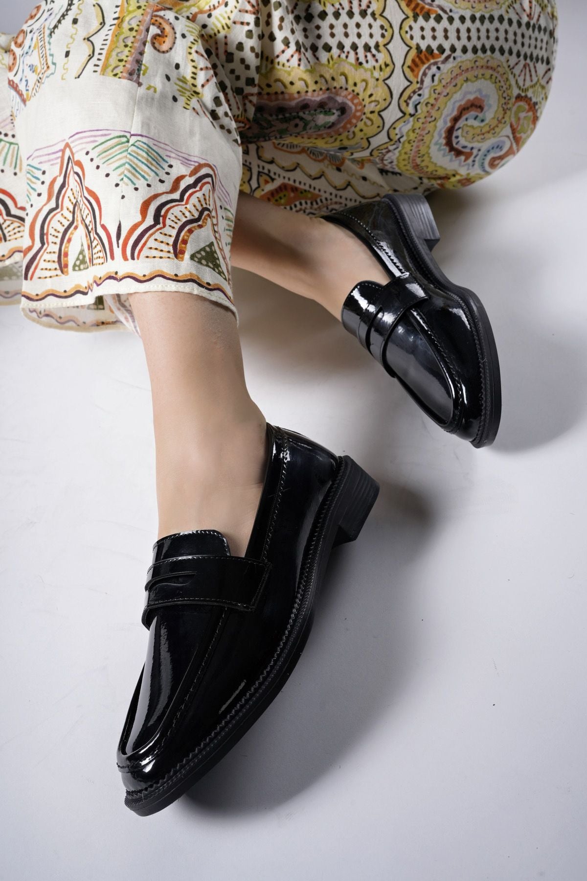 Woman Loafer 0012100 Black wrinkle patent leather