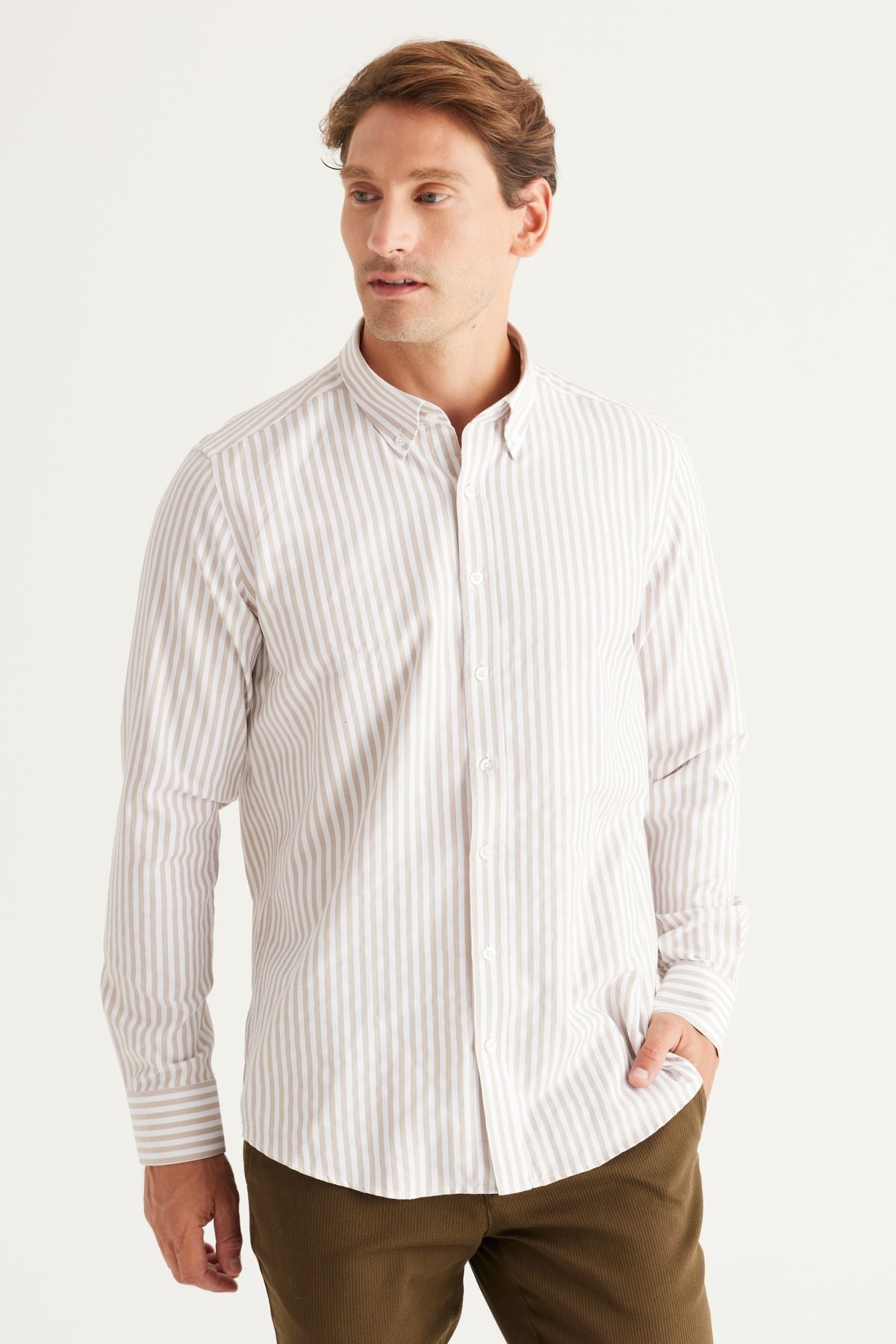 Men's beige-white slim fit narrow cut buttoned collar cotton striped shirt
