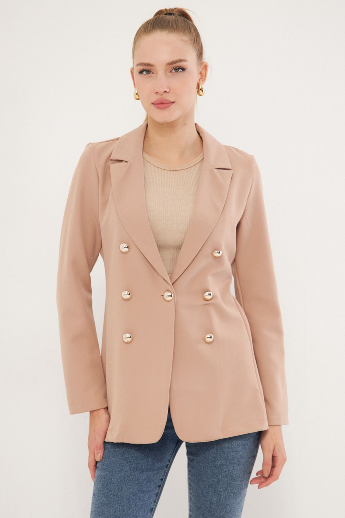 Female beige buttoned jacket ARM-20K001151