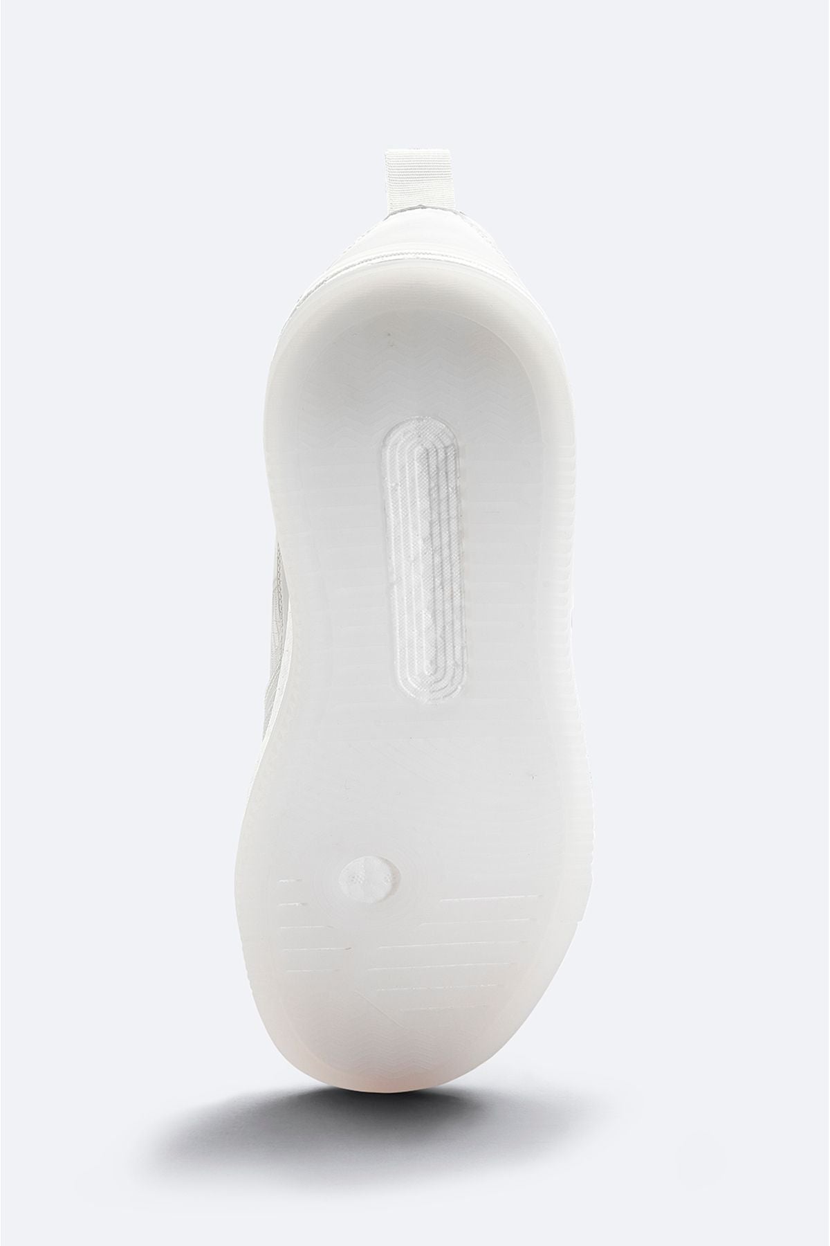 Men's white flexible floor sneaker shoes A41y8028