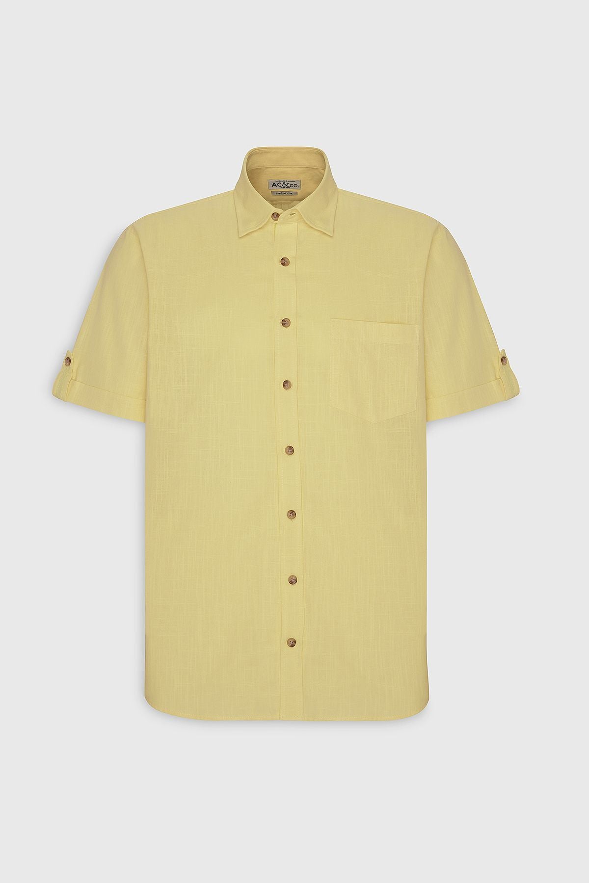 Men's light yellow comfort fit comfortable cut buttoned collar linen looking 100 %cotton short sleeve shirt