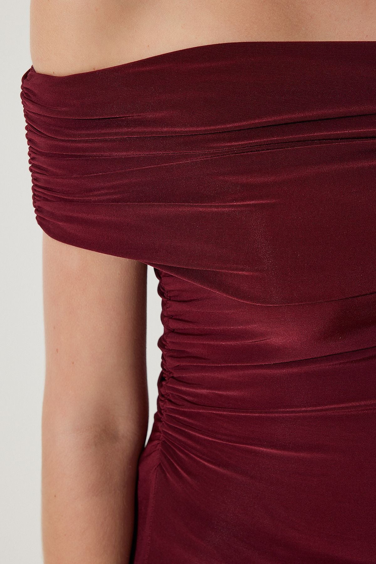Kadın Bordo Büzgülü Açık Omuzlu Sandy Bluz TO00132