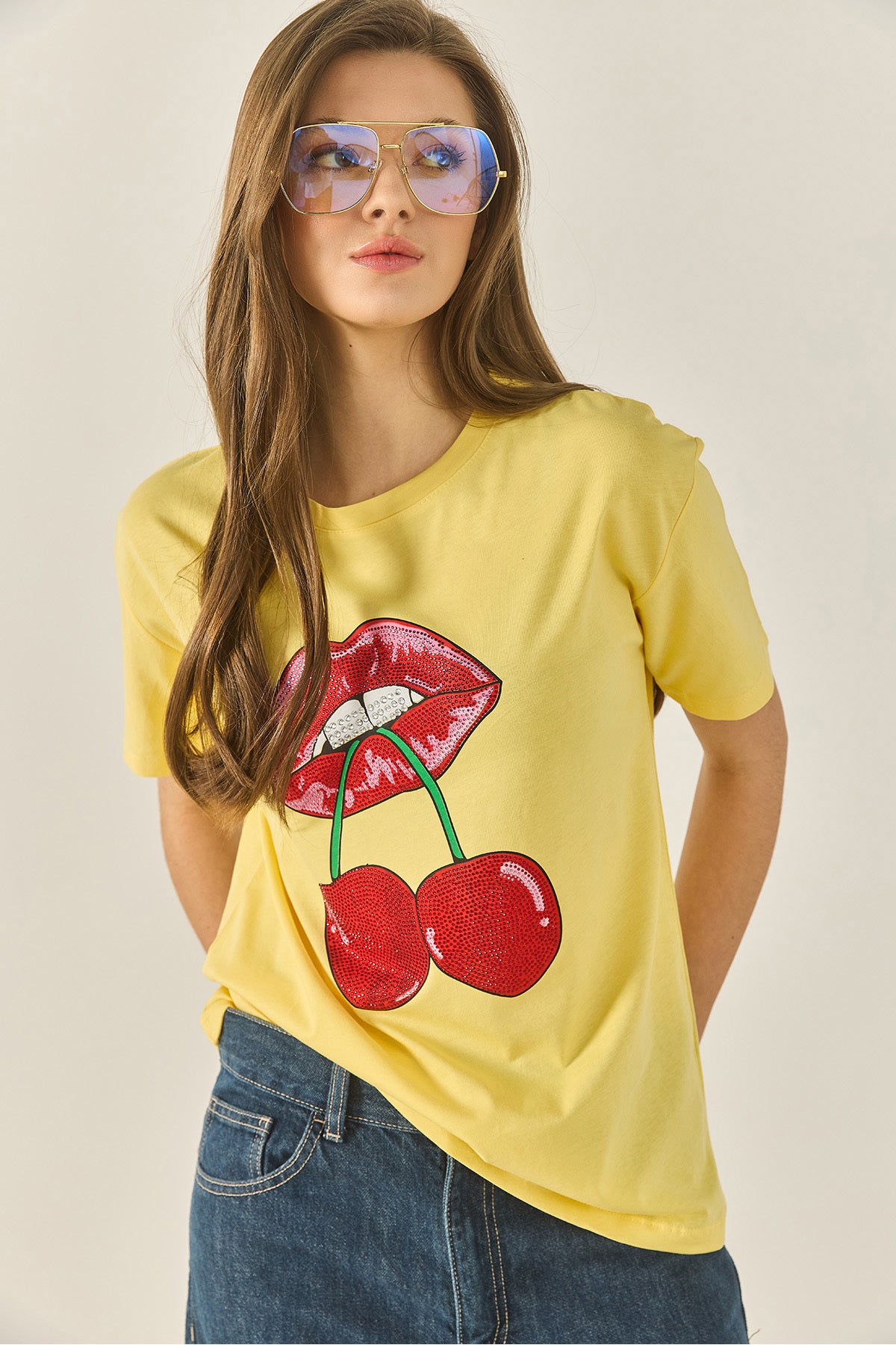 Women's Cherry Lips Printed Stone Detailed Regular Fit T-Shirt 4137 60283298