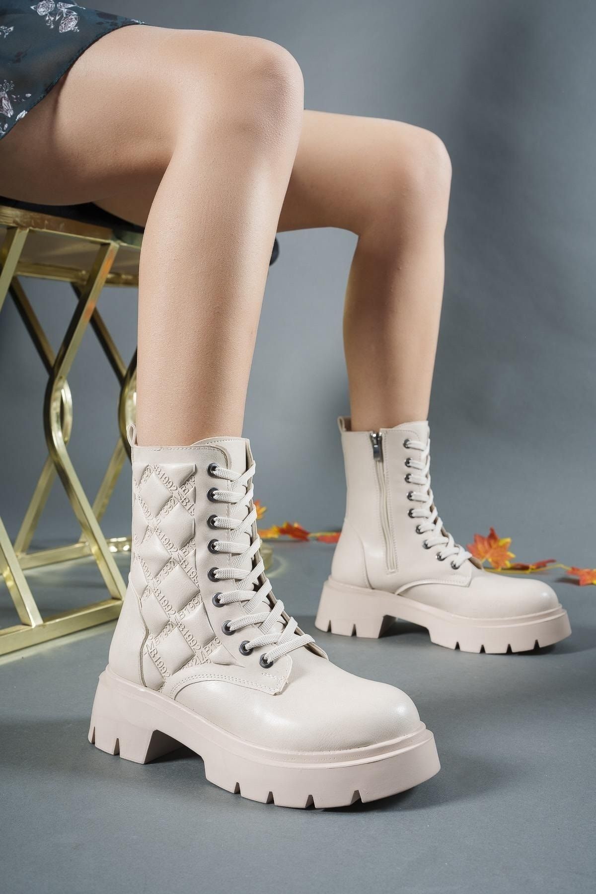 Woman 3D printed postal boots 0012200