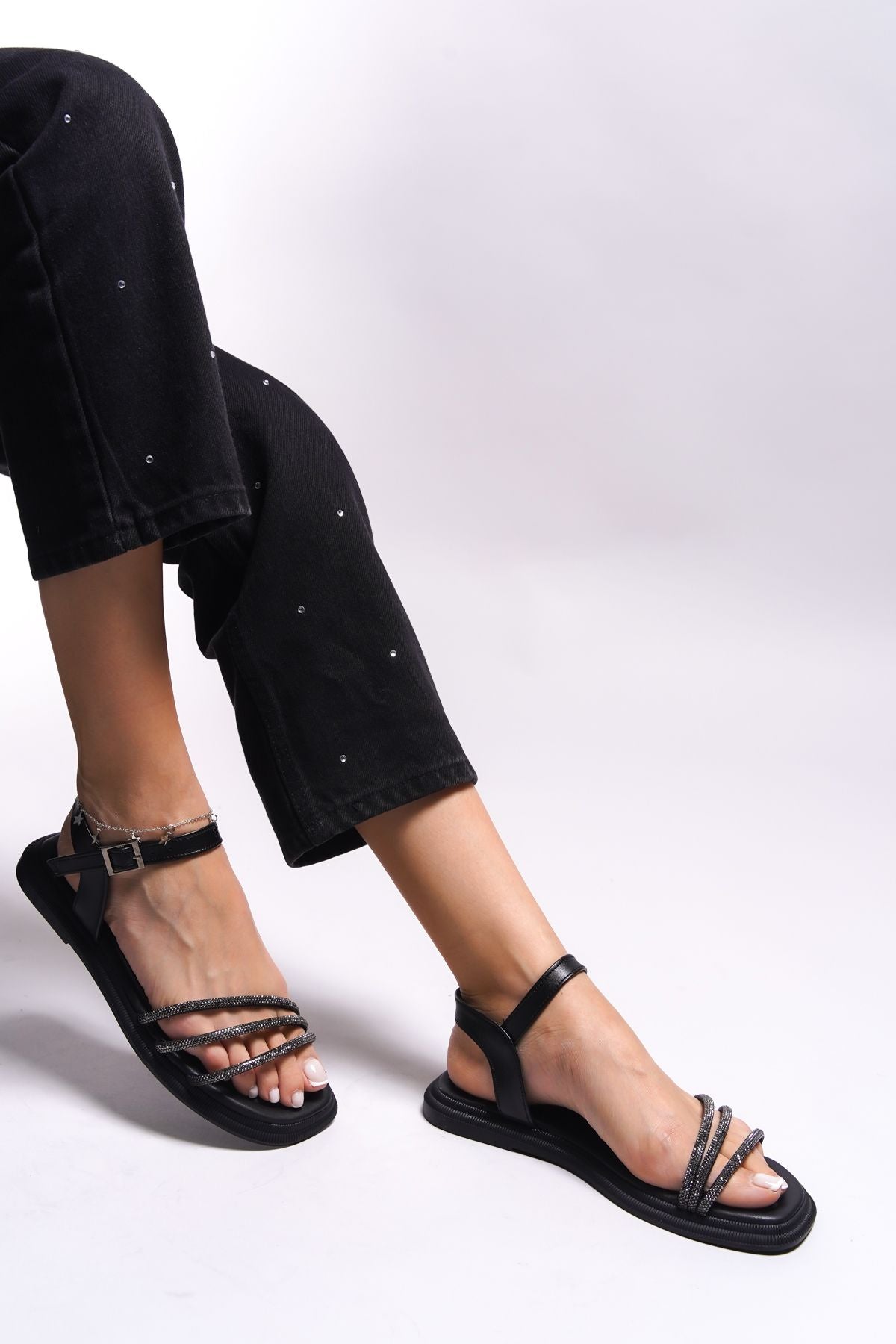 Varvaesh Woman Sandals 0012110 Black