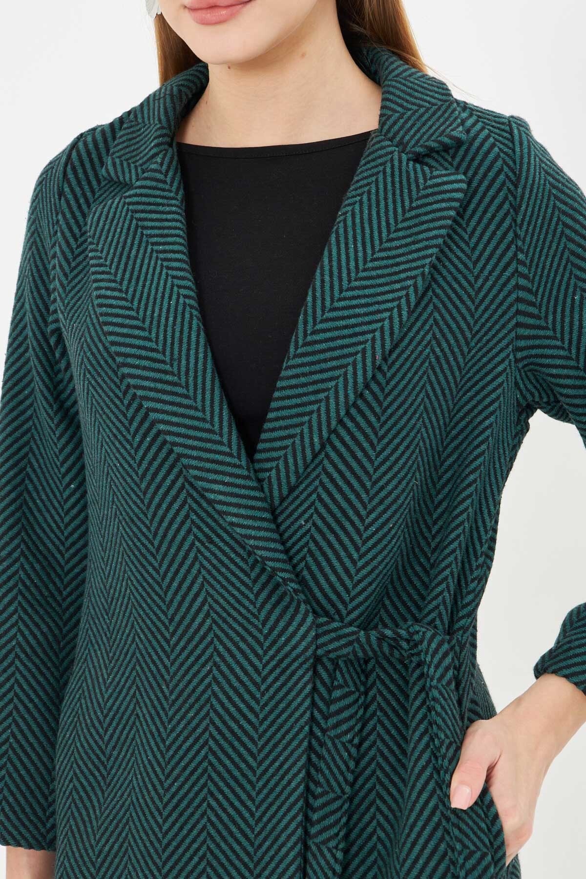Female emerald-on-handed lined pocket long stamp coat ARM-25K001077